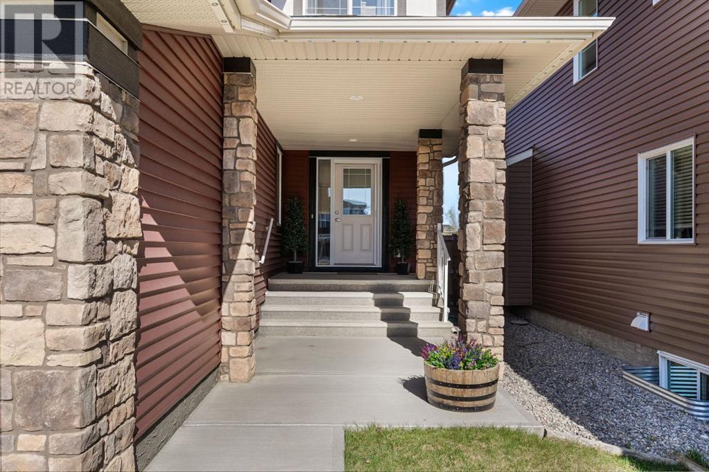 28 Mount Rae Terrace, Okotoks, Alberta  T1S 0M6 - Photo 2 - A2219069