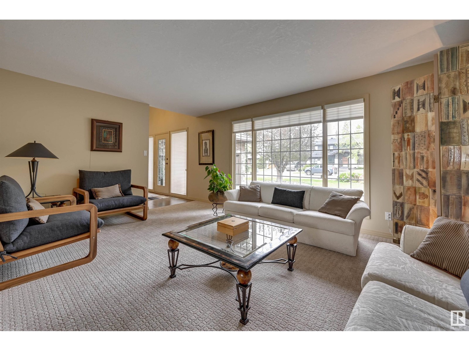 Property at 151 QUESNELL CR NW image 2