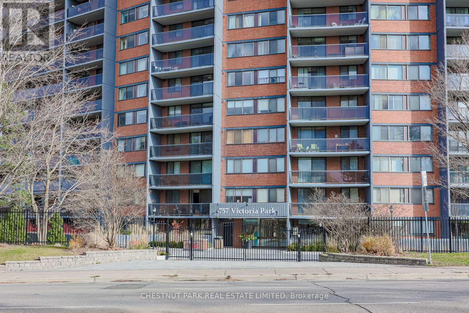 801 - 757 Victoria Park Avenue, Toronto, Ontario  M4C 5N8 - Photo 3 - E12138513
