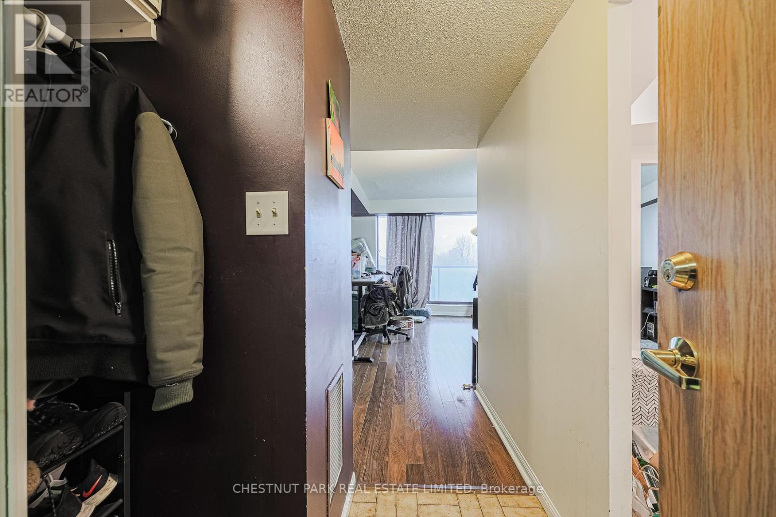 801 - 757 Victoria Park Avenue, Toronto, Ontario  M4C 5N8 - Photo 8 - E12138513