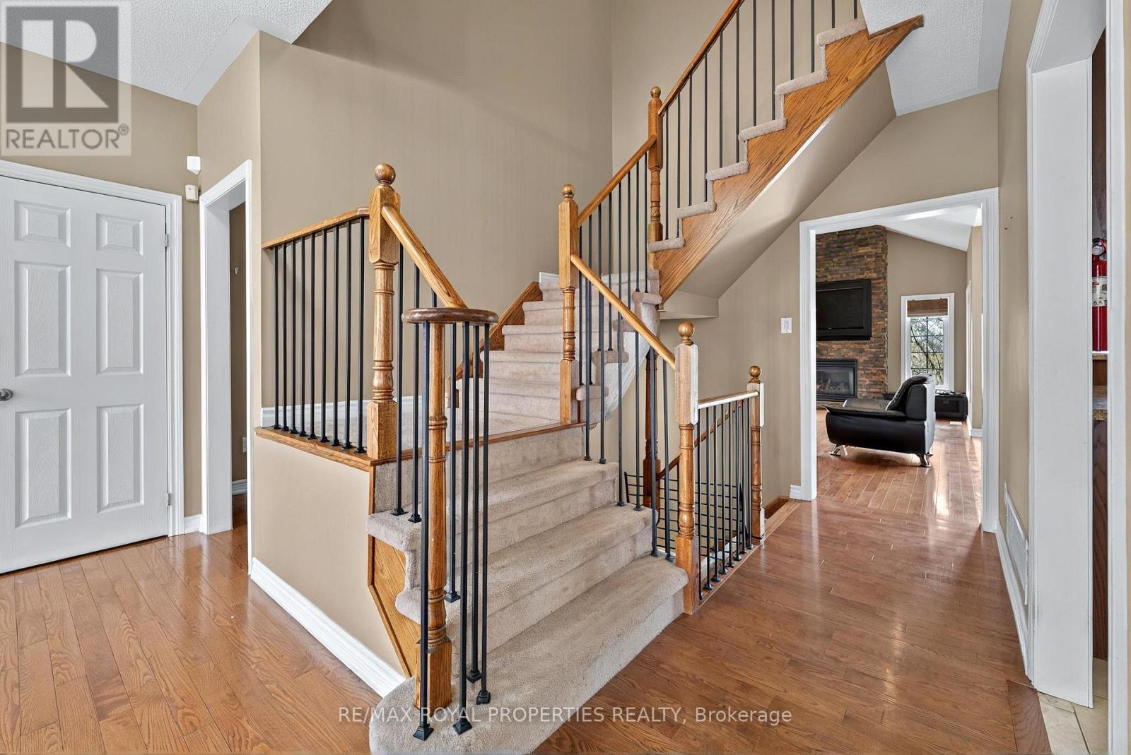 6 Basswood Drive, Wasaga Beach, Ontario  L9Z 0A9 - Photo 11 - S12138600