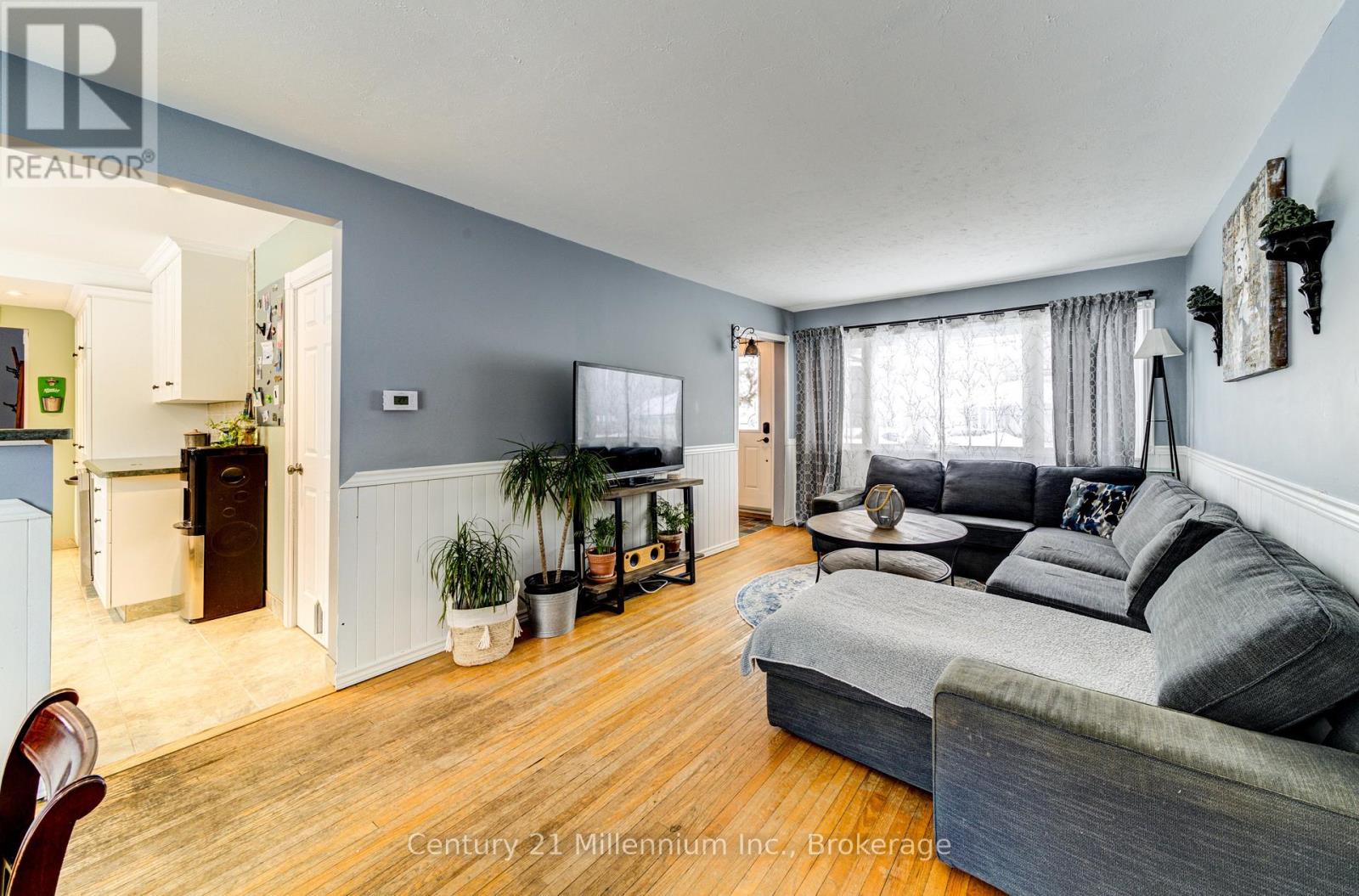 209 Kirkwood Drive, Clearview, Ontario  L0M 1S0 - Photo 7 - S12139365