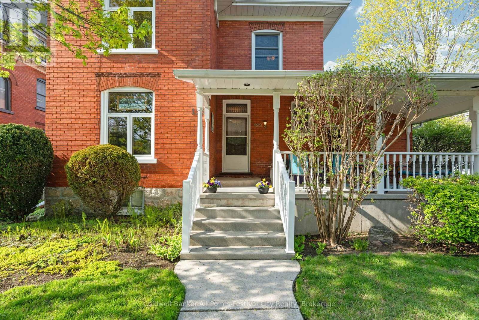 Property at 133 NELSON STREET E image 5