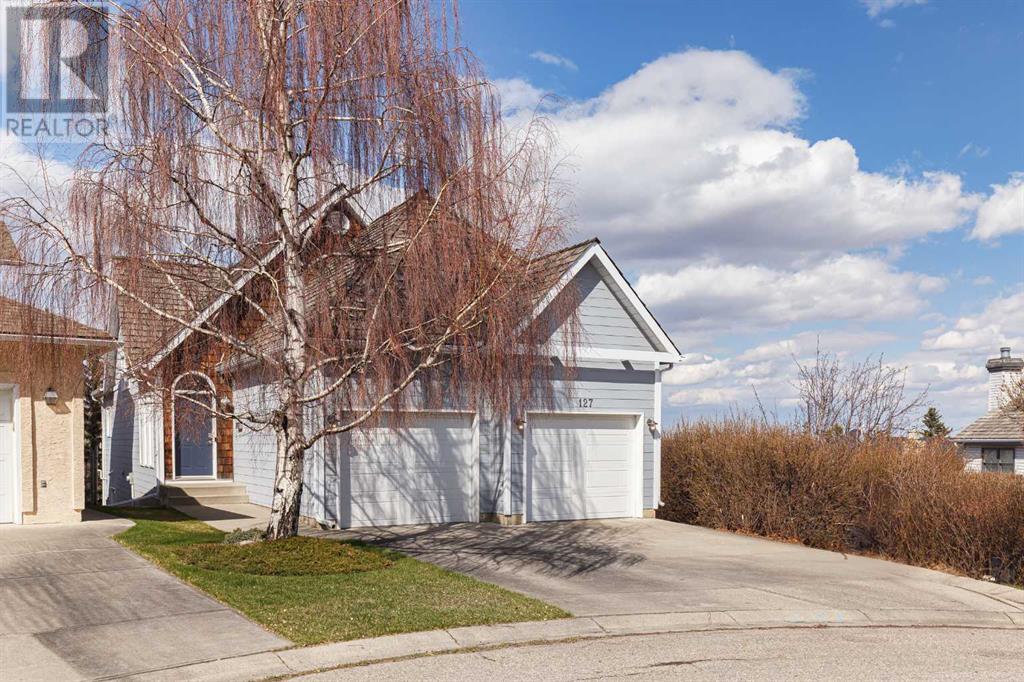 Property at 127 Stratton Park SW image 3