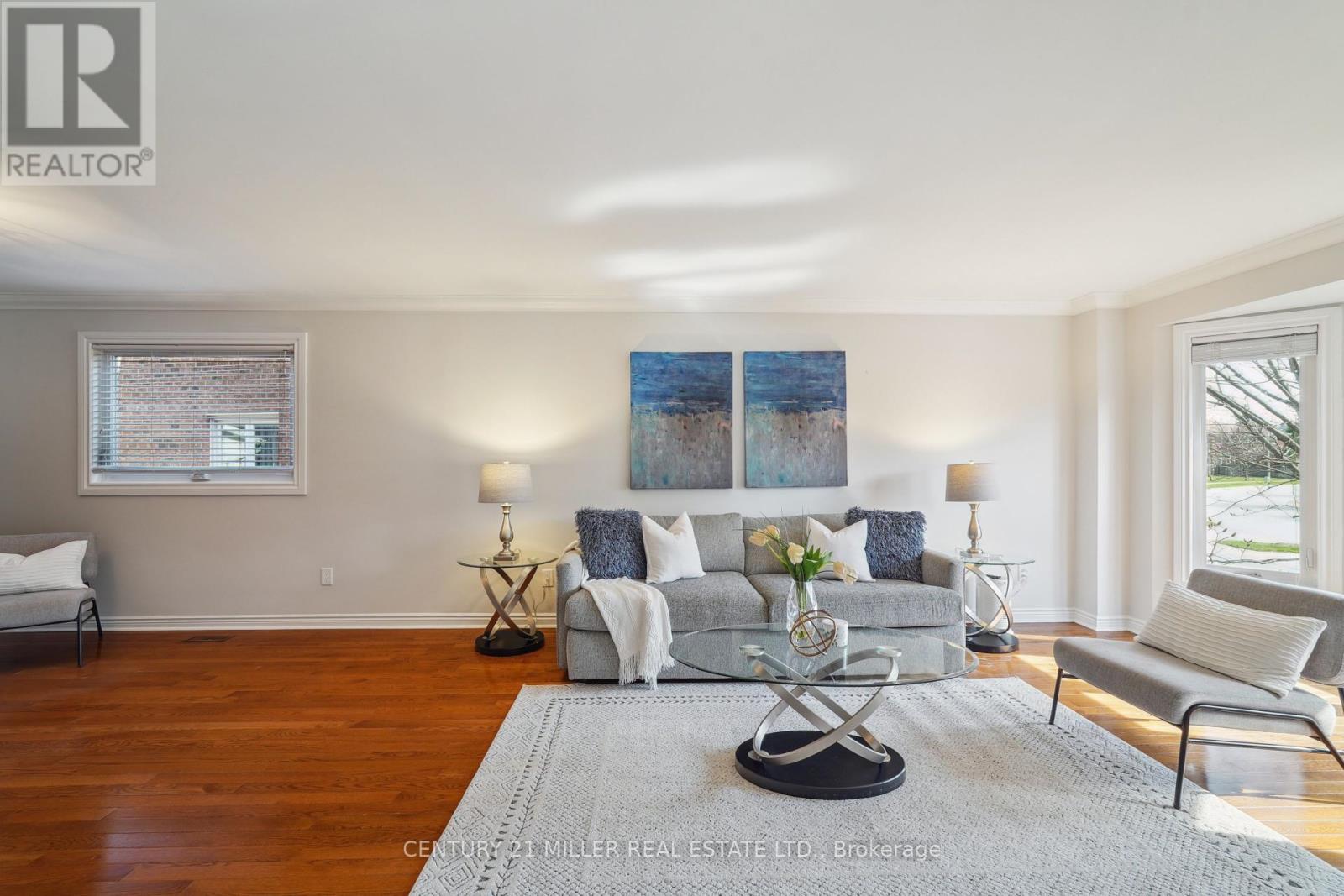 1372 Wheelwright Road, Oakville, Ontario  L6M 2Z2 - Photo 6 - W12103983