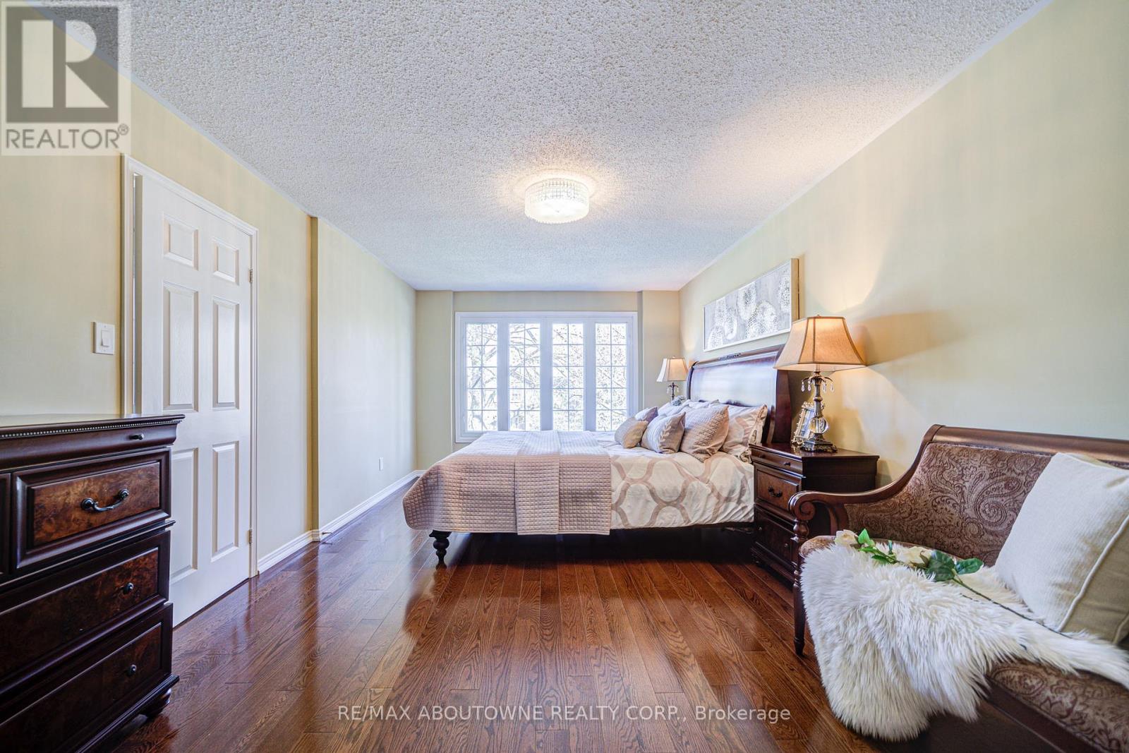 1250 Old Colony Road, Oakville (Ga Glen Abbey), Ontario  L6M 1J8 - Photo 25 - W12135021
