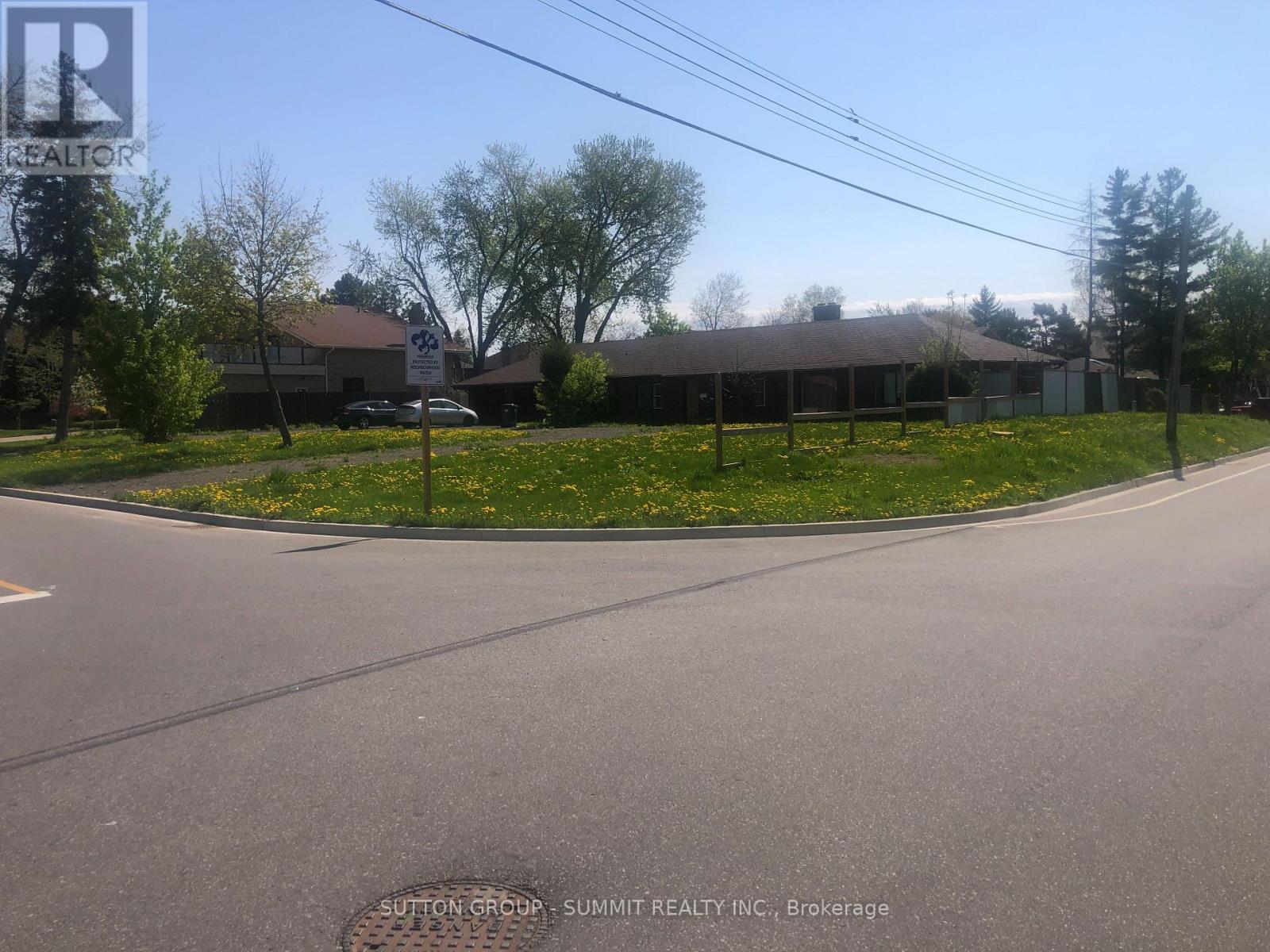 1710 Carrington Road, Mississauga, Ontario  L5M 2K2 - Photo 5 - W12139322