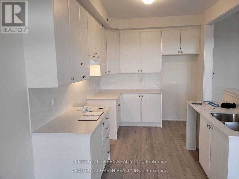 1492 Rose Way, Milton (Cb Cobban), Ontario  L9E 1V7 - Photo 9 - W12139362