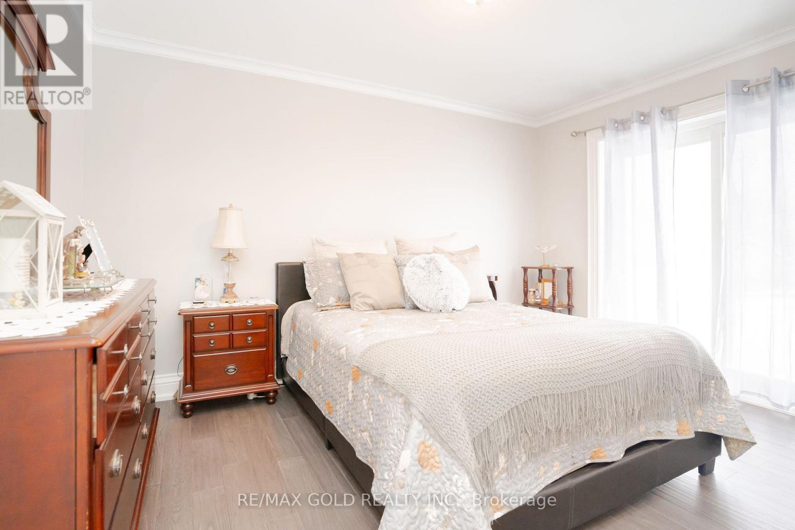 15 Castlemore Drive, Brampton, Ontario  L6W 2V9 - Photo 18 - W12139363