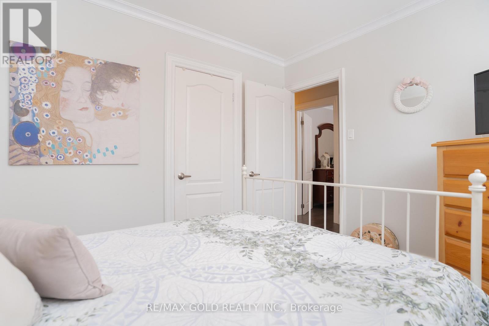 15 Castlemore Drive, Brampton, Ontario  L6W 2V9 - Photo 26 - W12139363