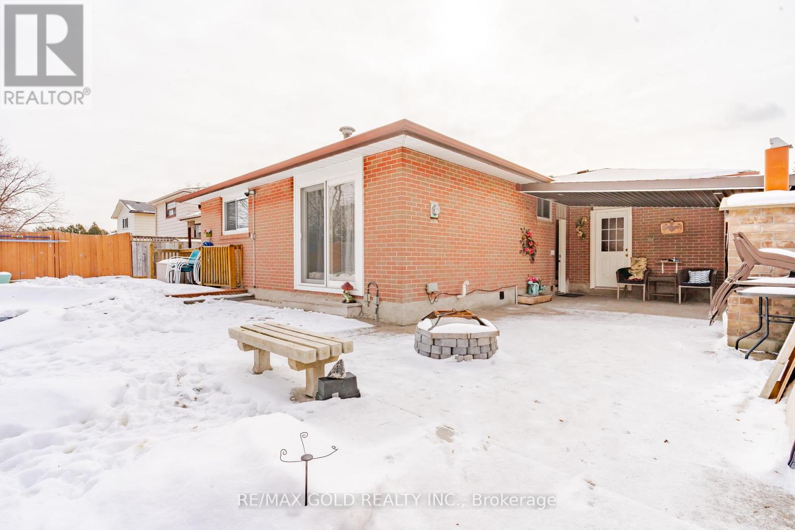 15 Castlemore Drive, Brampton, Ontario  L6W 2V9 - Photo 35 - W12139363