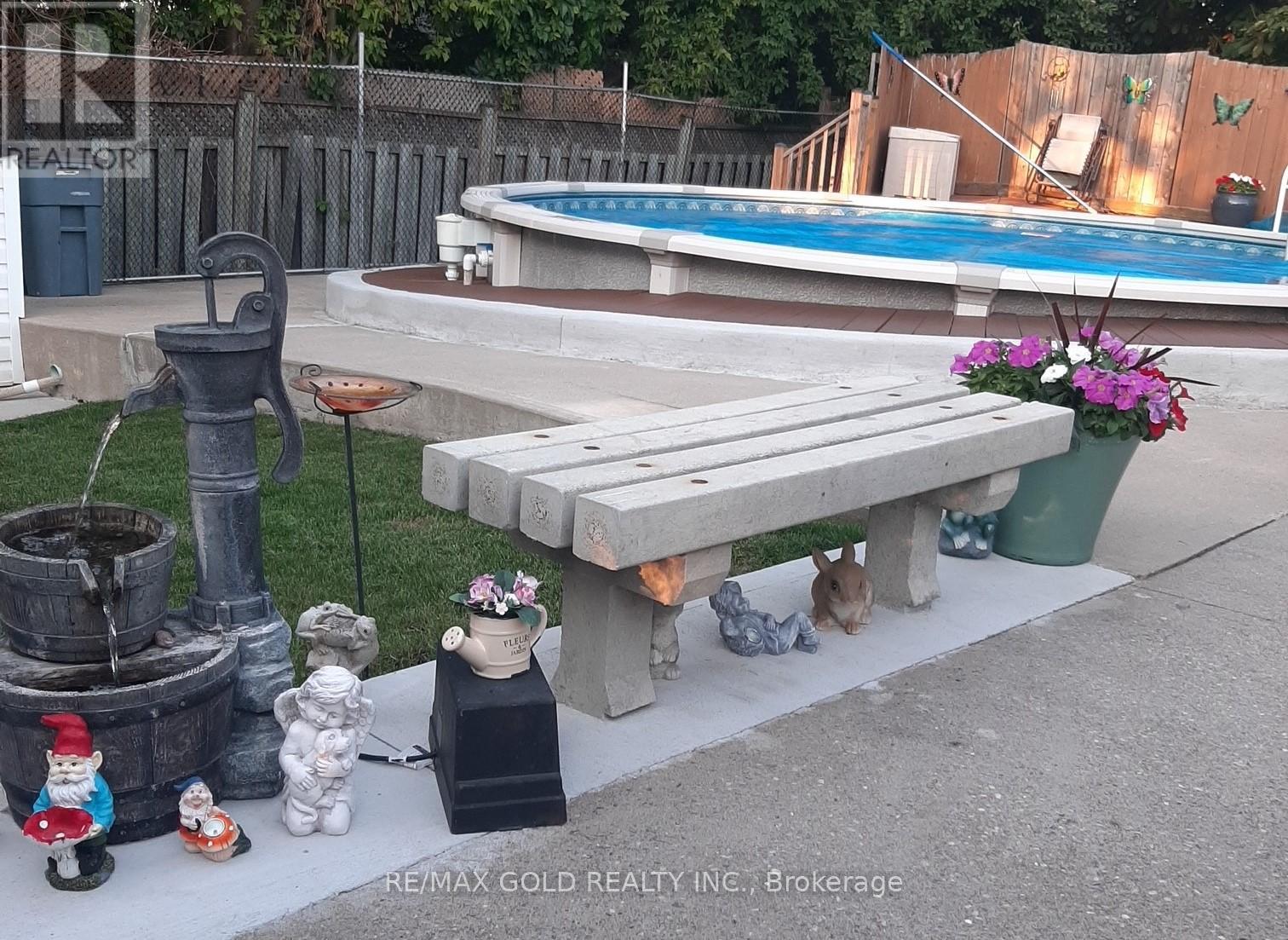 15 Castlemore Drive, Brampton, Ontario  L6W 2V9 - Photo 38 - W12139363