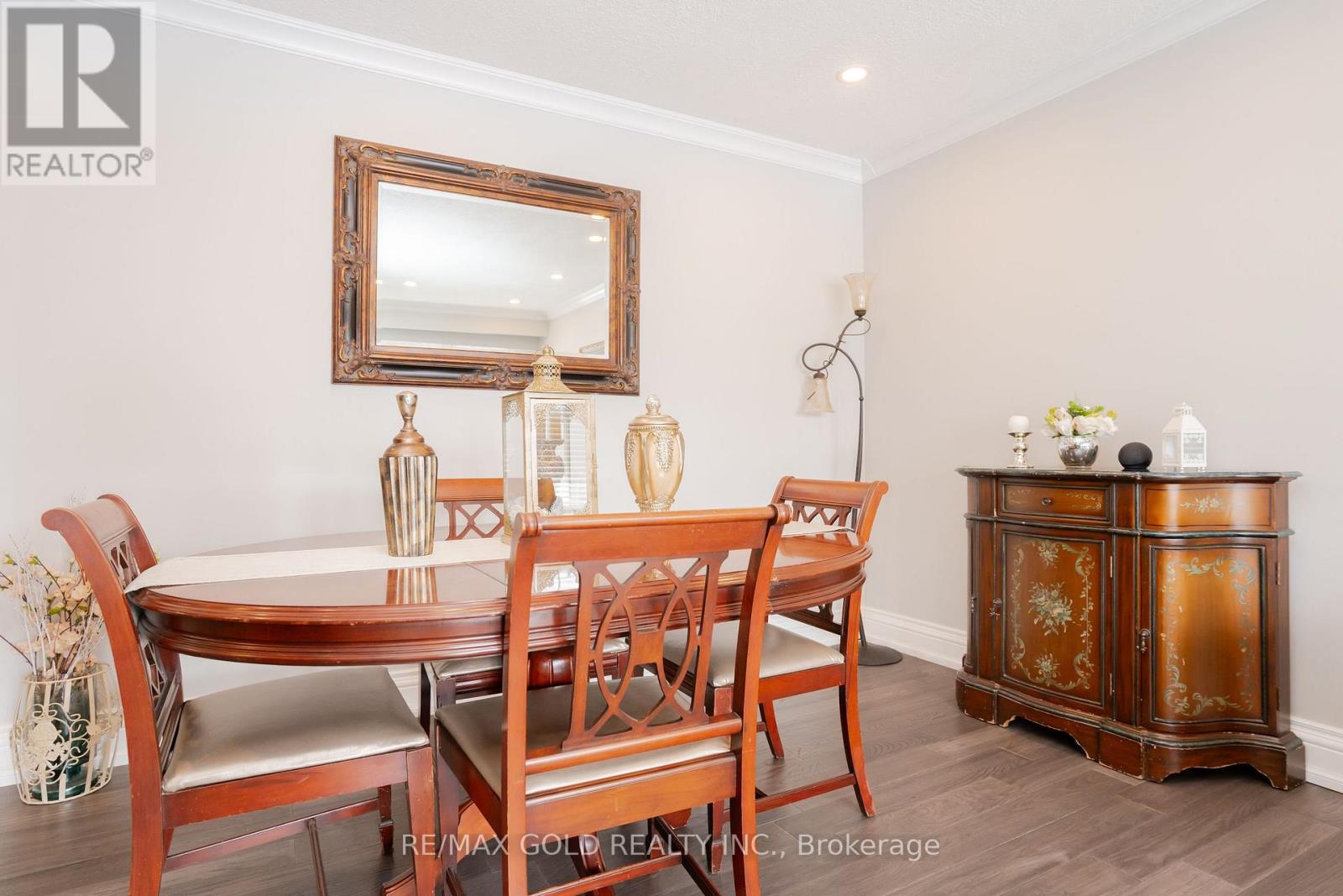 15 Castlemore Drive, Brampton, Ontario  L6W 2V9 - Photo 9 - W12139363