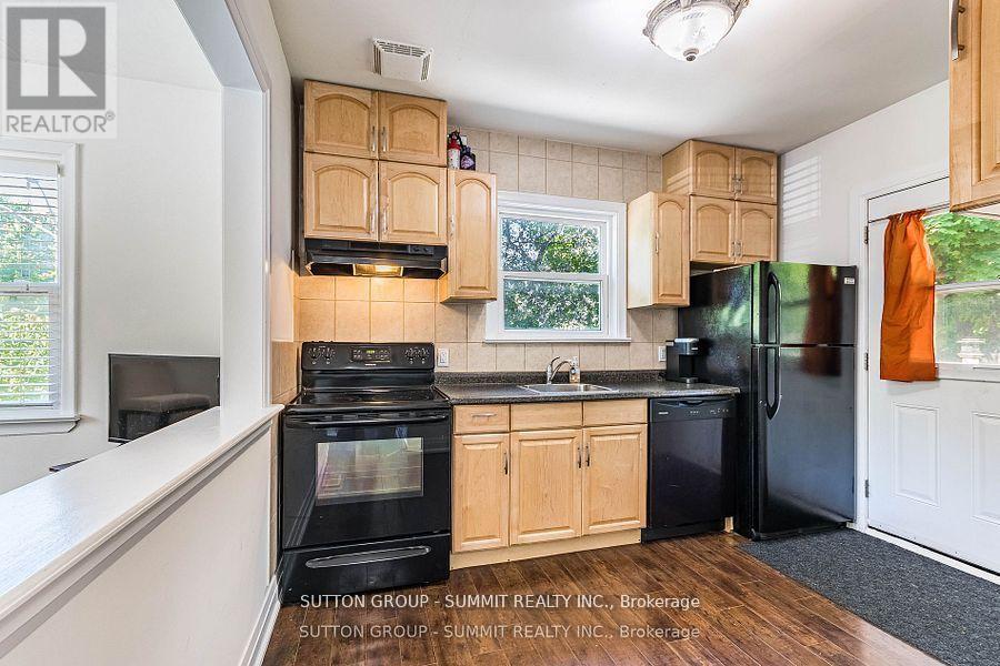 16 Ontario Street W, Mississauga, Ontario  L5M 1S8 - Photo 7 - W12139407