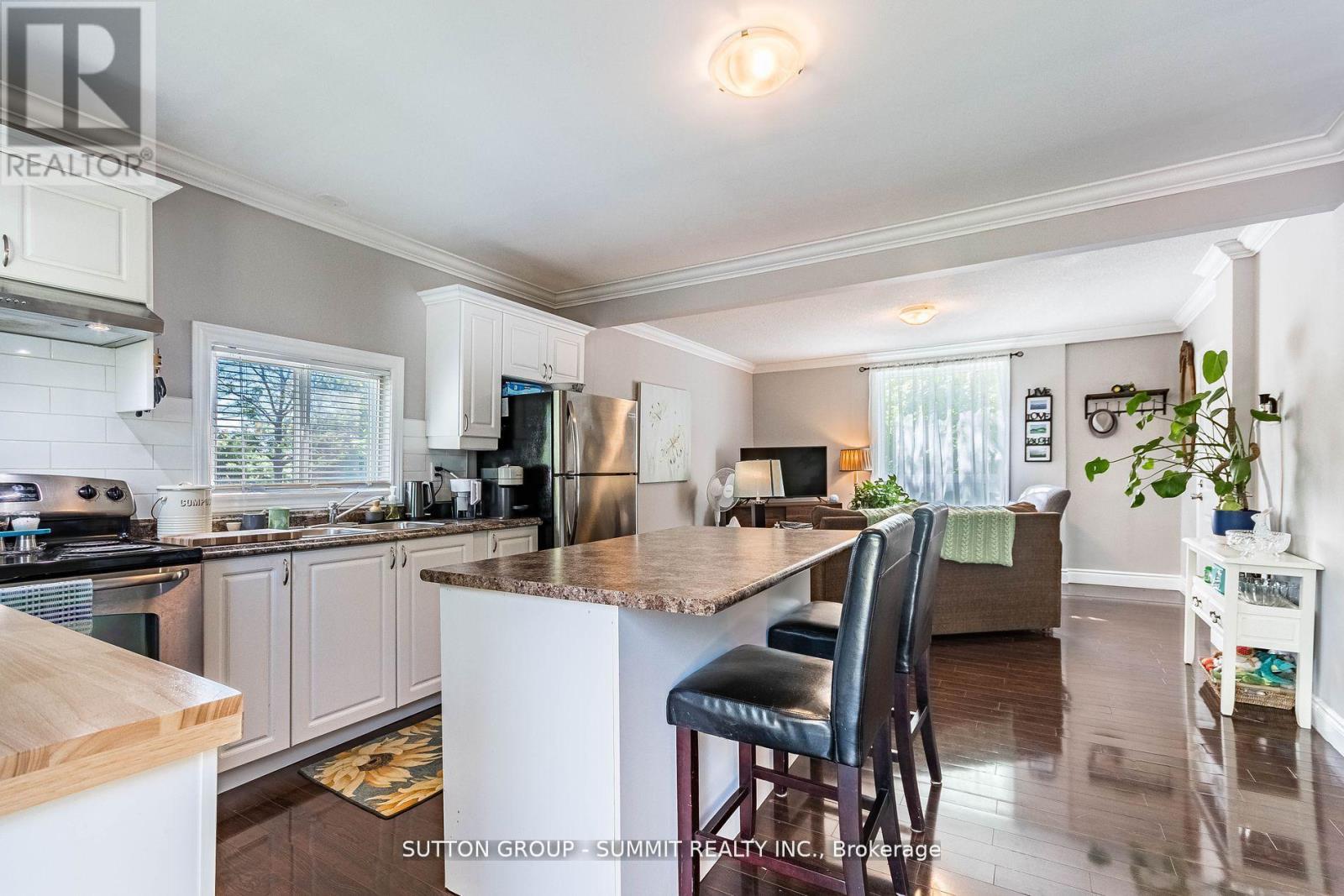 12 Ontario Street W, Mississauga, Ontario  L5M 1S8 - Photo 4 - W12139410