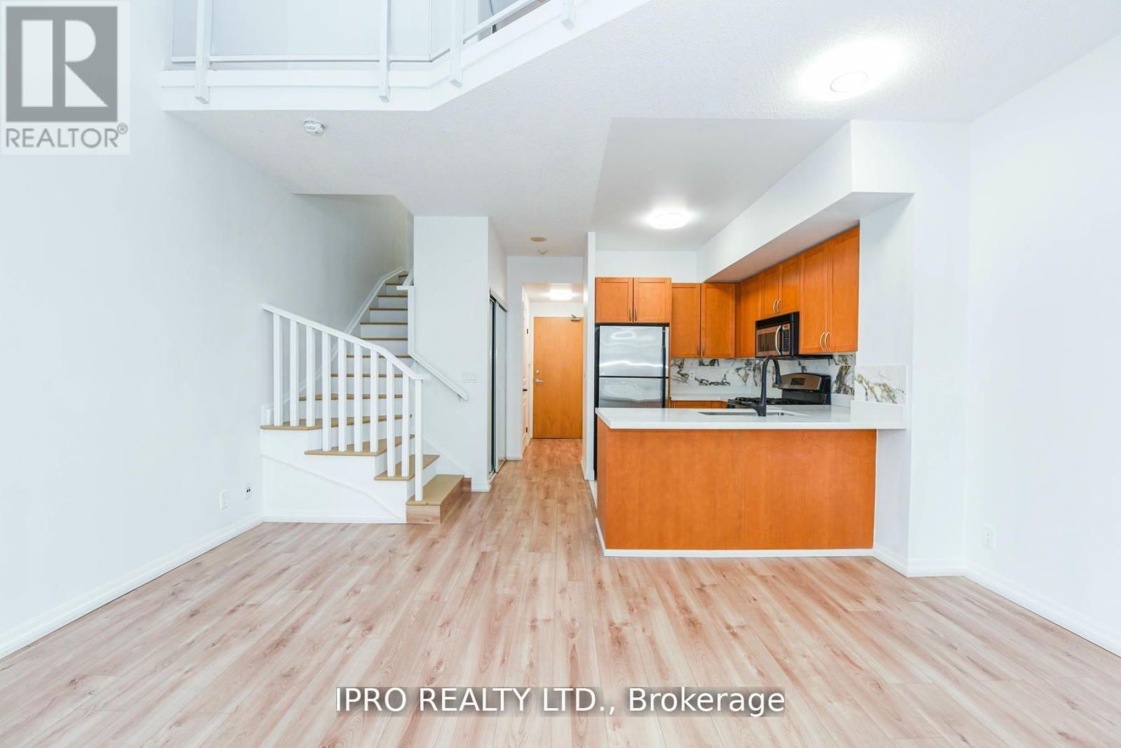 513 - 3939 Duke Of York Boulevard, Mississauga, Ontario  L5B 4N2 - Photo 12 - W12139425