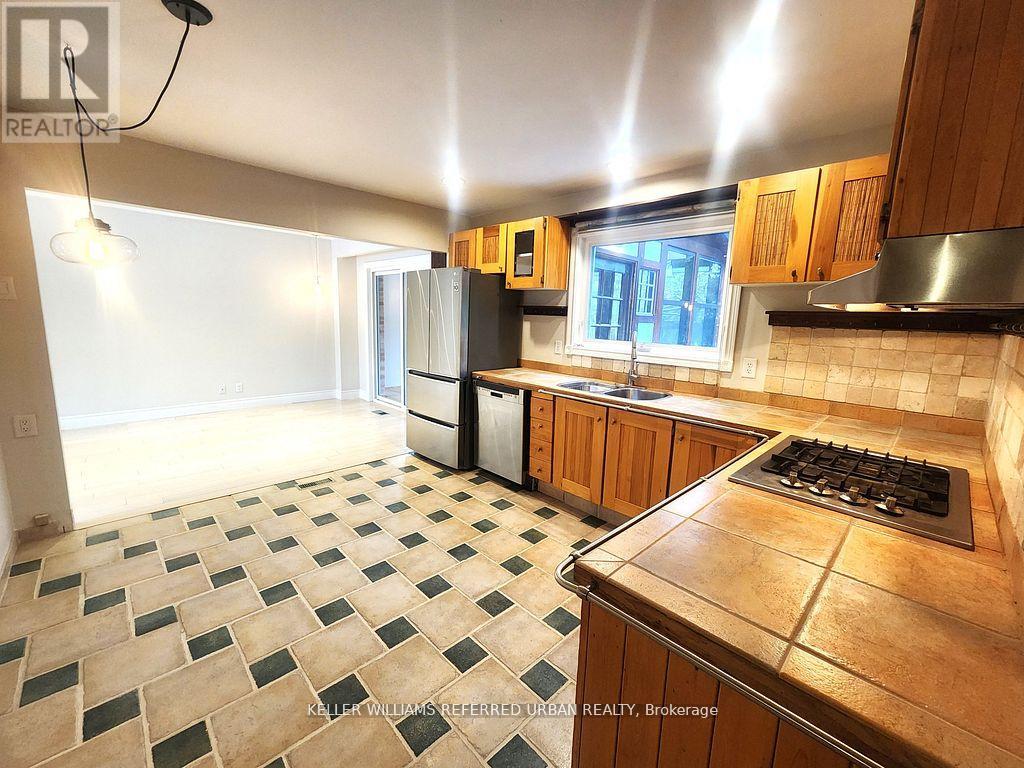 29 Marowyne Drive, Toronto (Don Valley Village), Ontario  M2J 2A2 - Photo 6 - C12026355