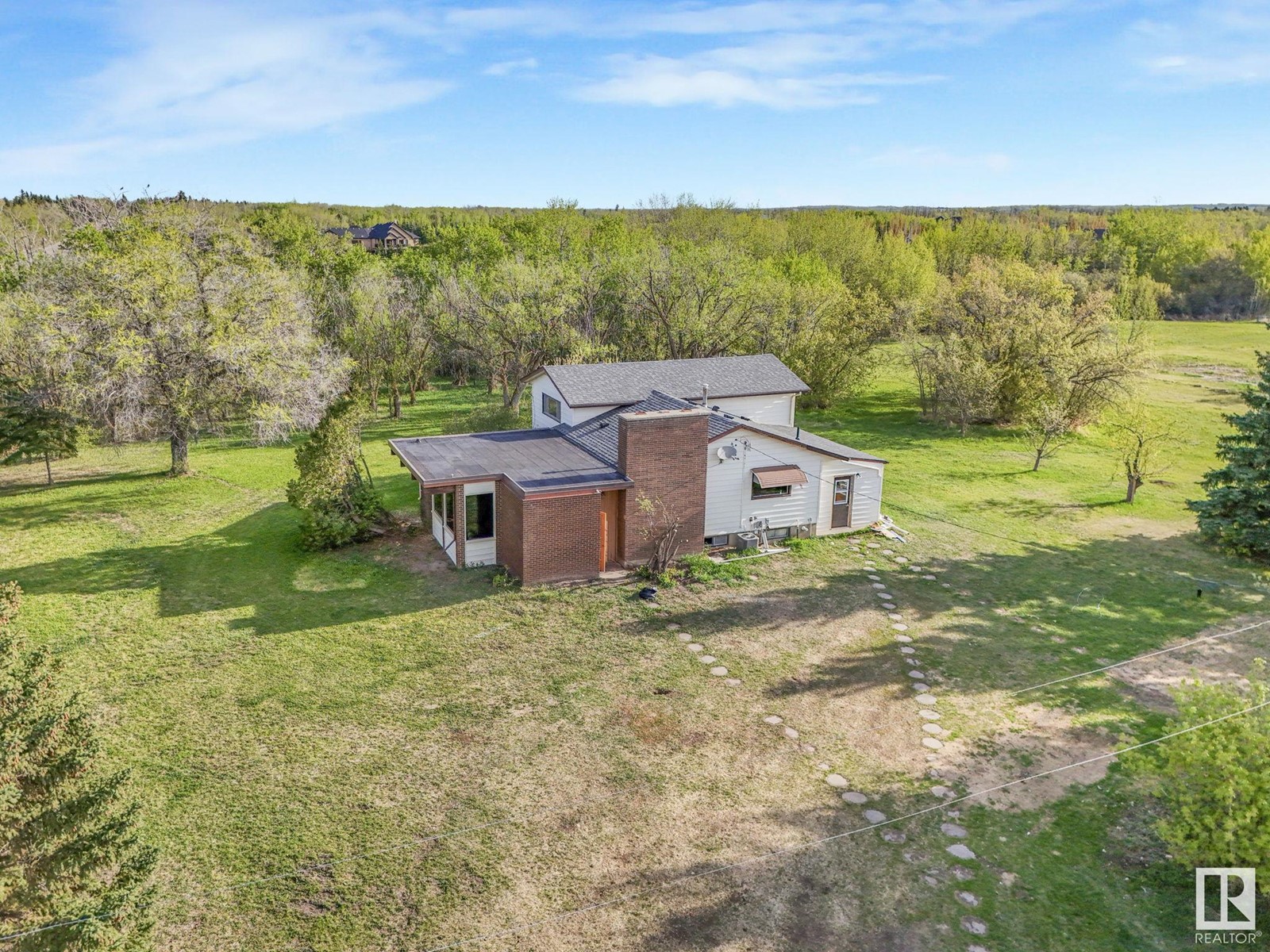 Property at 53003 RGE ROAD 223 image 2