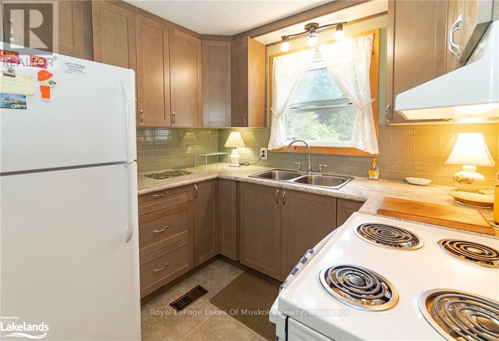 161 Forest Lake Road, Strong, Ontario  P0A 1Z0 - Photo 2 - X12139470