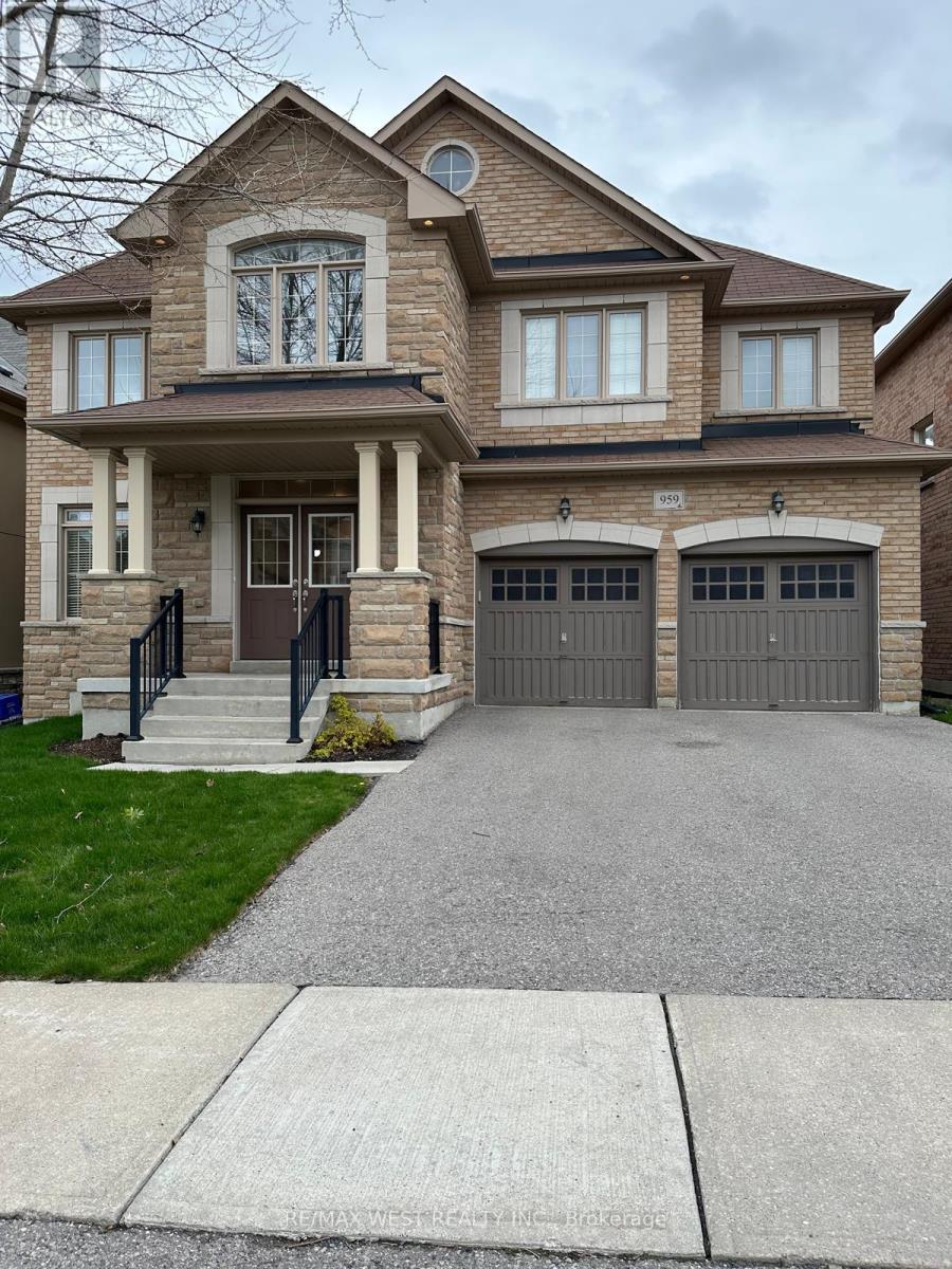 959 Ernest Cousins Circle, Newmarket, Ontario  L3X 0B7 - Photo 1 - N12139434