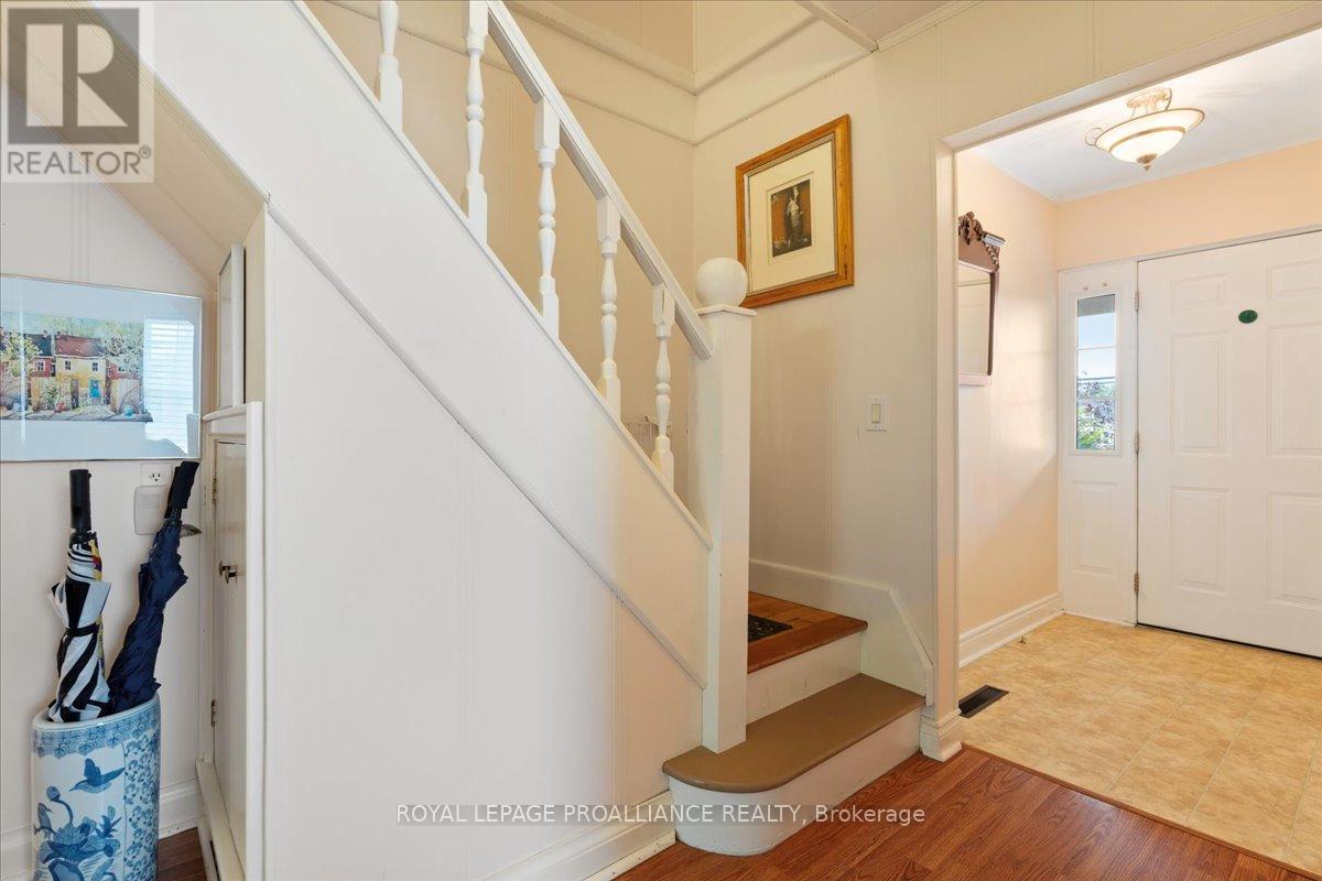 98 Bridge Street, Prince Edward County, Ontario  K0K 2T0 - Photo 22 - X12138204