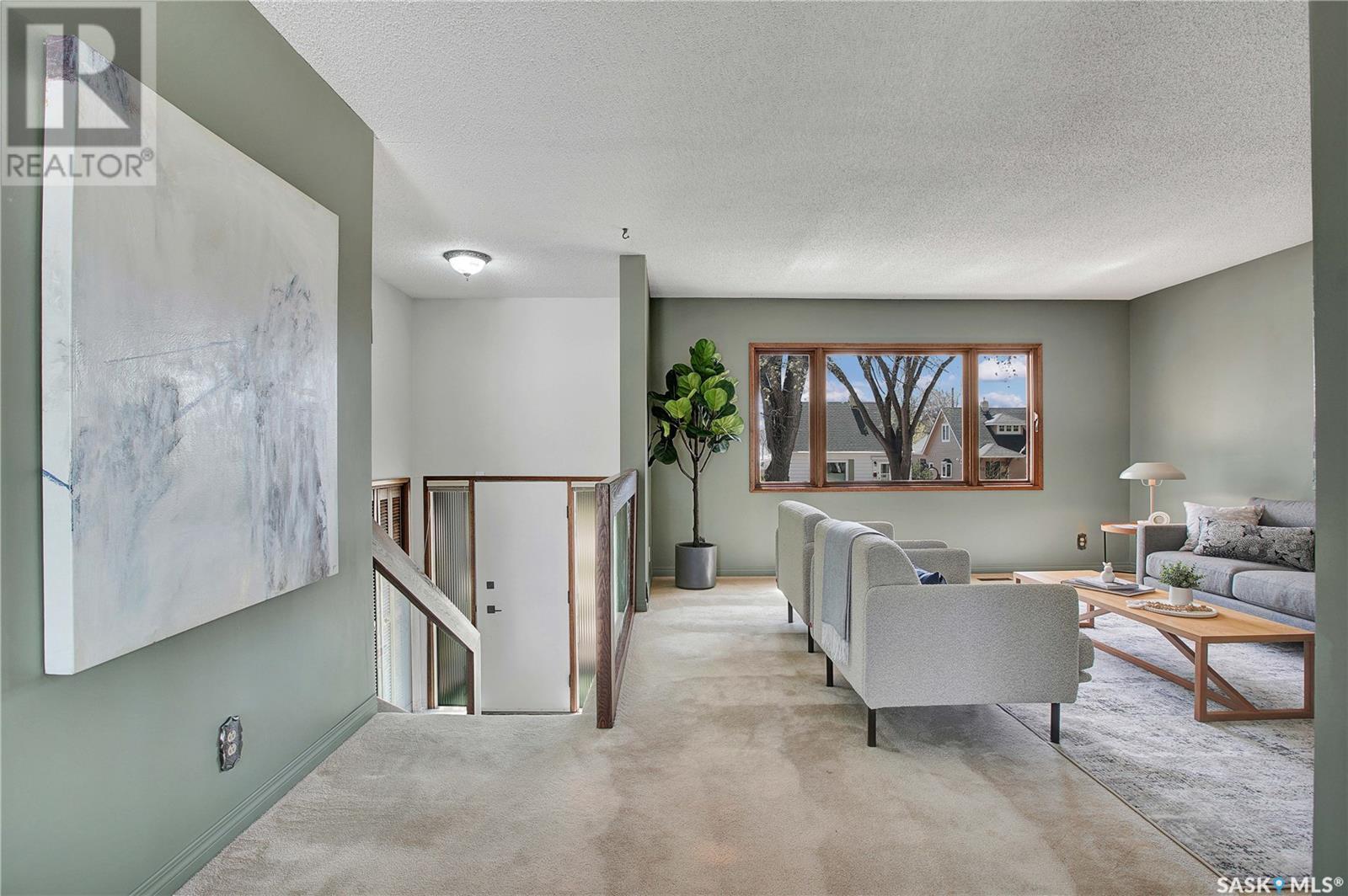 Property at 207 Isabella STREET E image 4