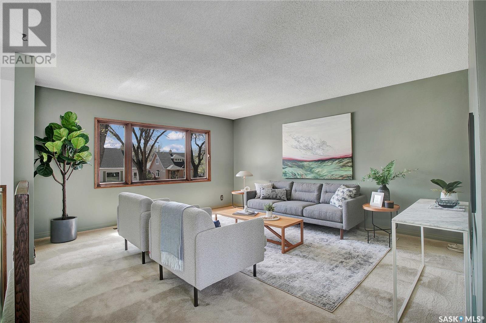 Property at 207 Isabella STREET E image 2