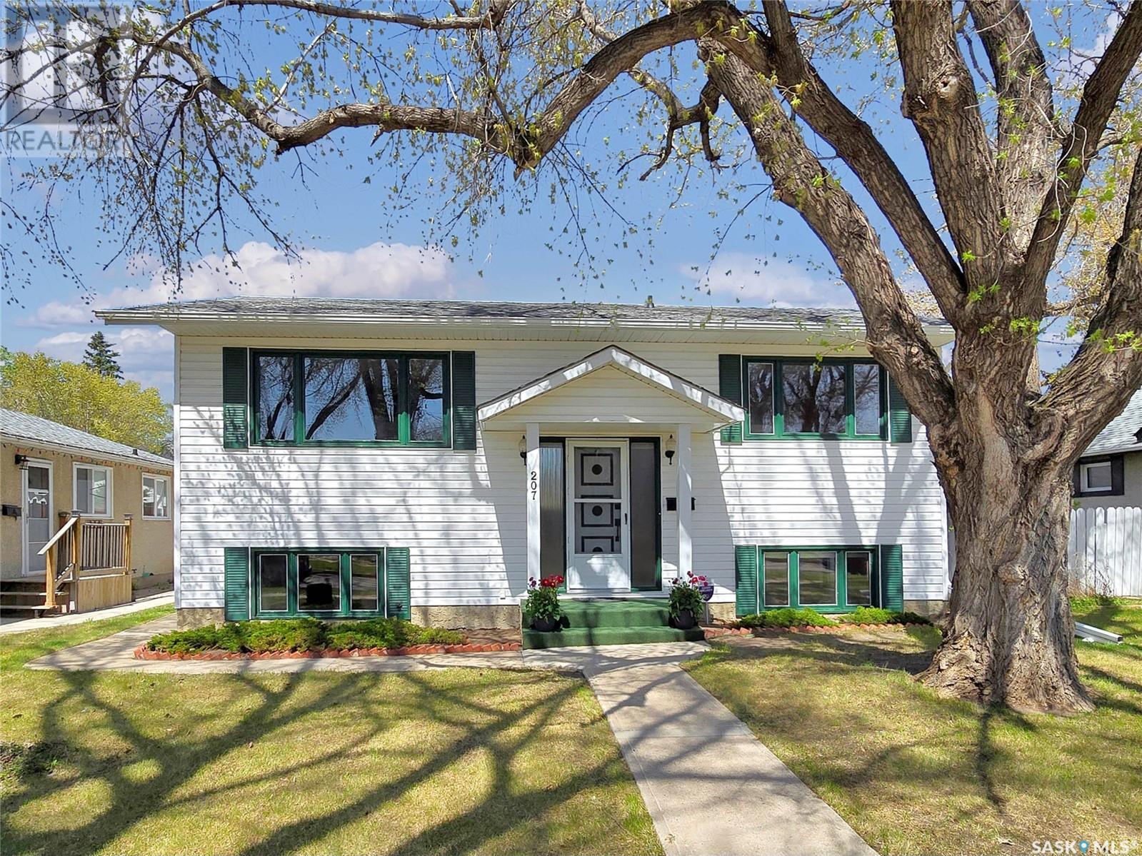 Property at 207 Isabella STREET E image 1