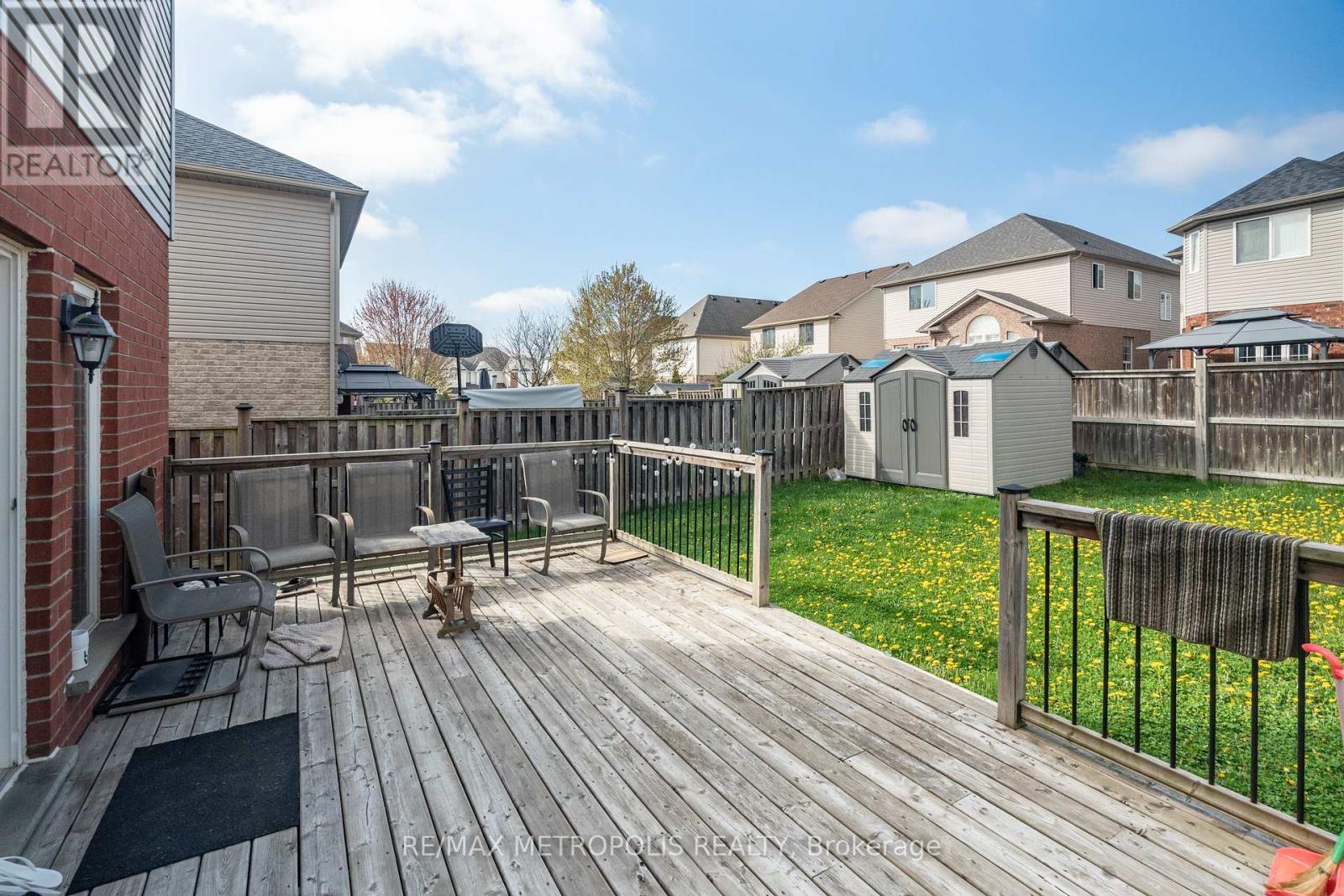 324 Colton Circle, Kitchener, Ontario  N2A 4K1 - Photo 39 - X12139462
