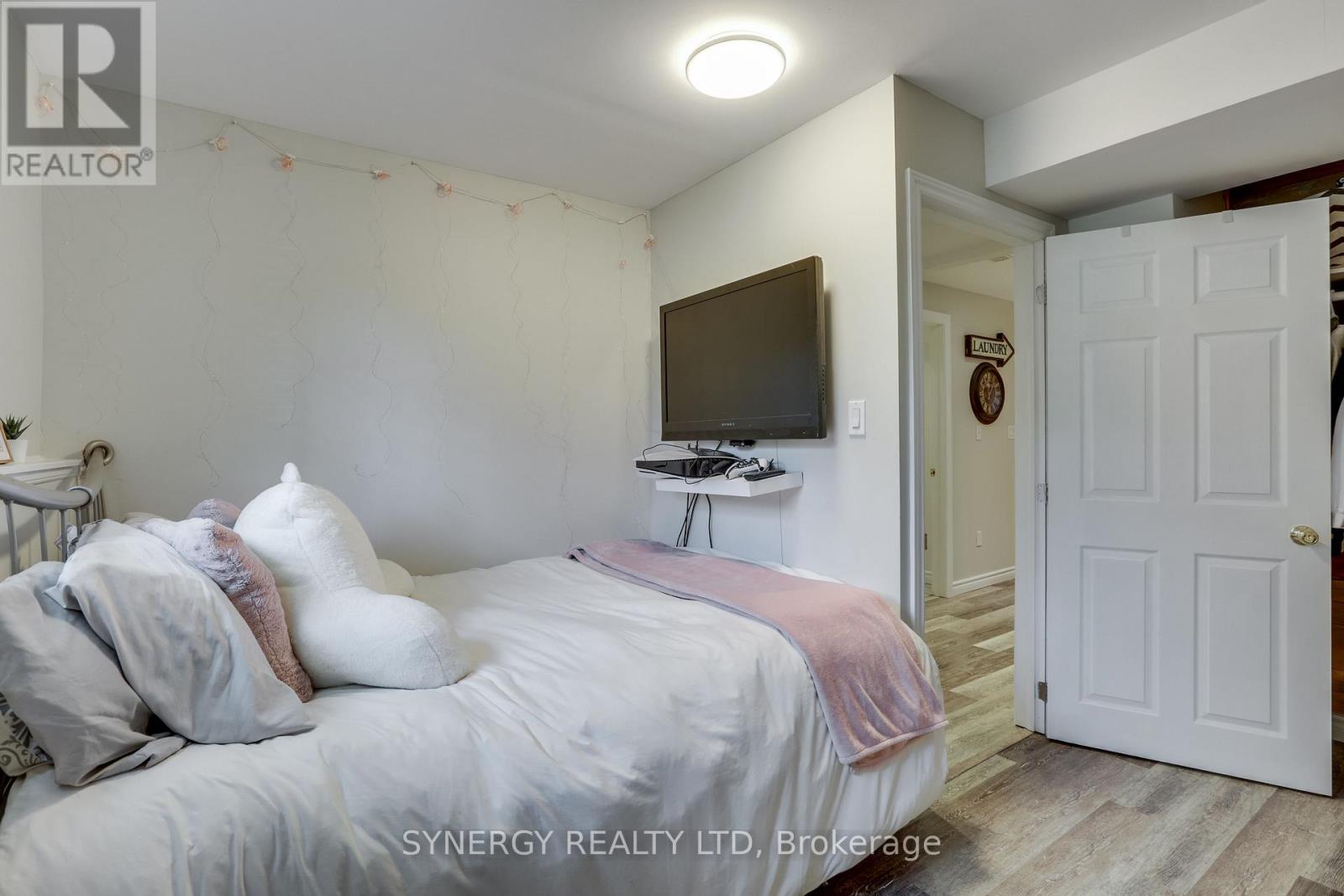 31 La Mantia Avenue, Strathroy-Caradoc, Ontario  N7G 3Z5 - Photo 34 - X12139507