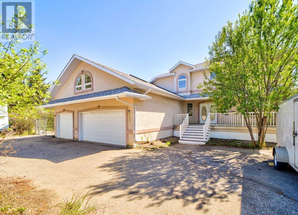 217 Falcon Ridge Way, Rural Lethbridge County, Alberta  T1J 4R9 - Photo 1 - A2219297