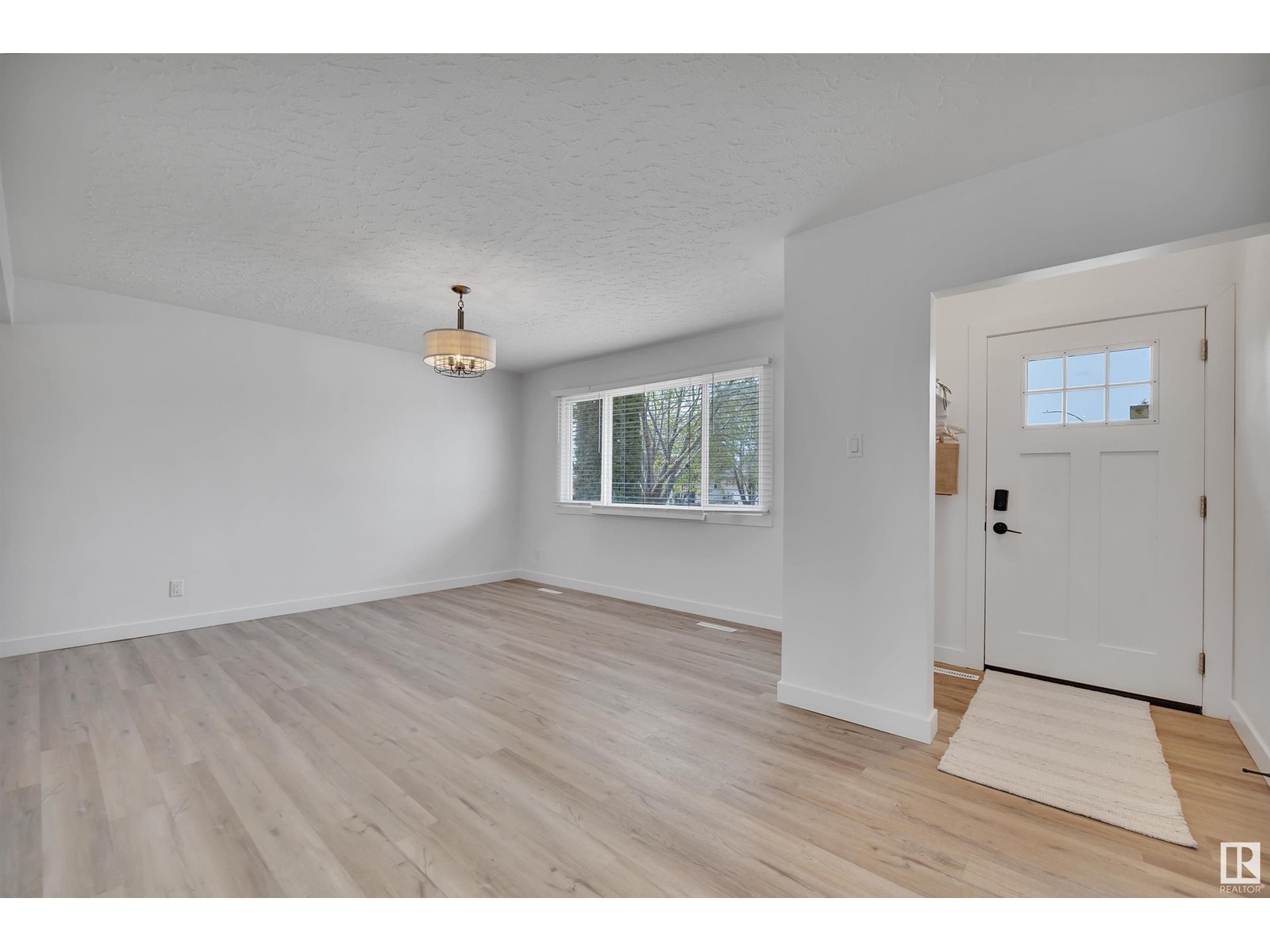10403 42 St Nw, Edmonton, Alberta  T6A 1T3 - Photo 4 - E4435778