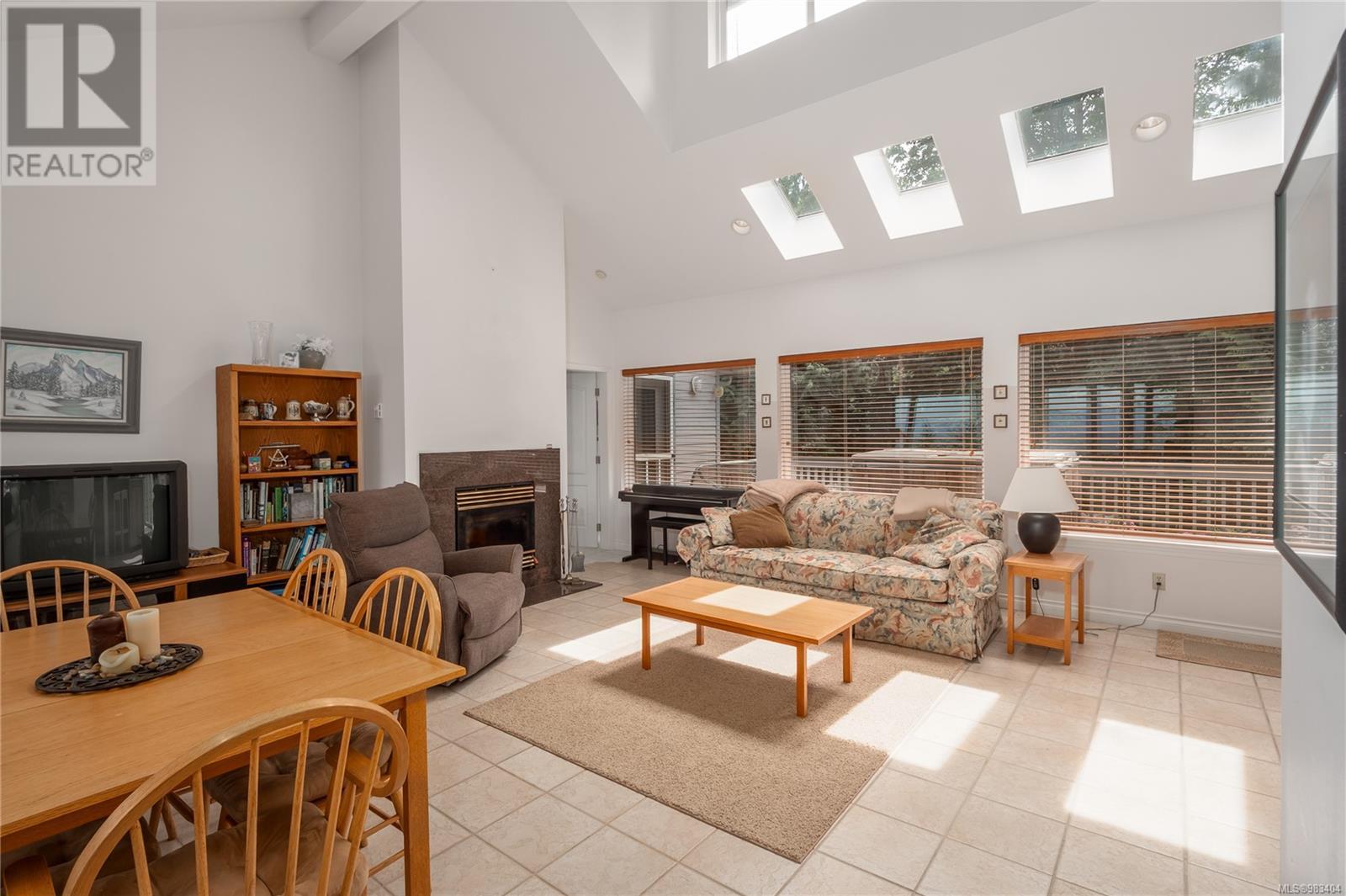 Property at 2660 Kevan Dr image 3