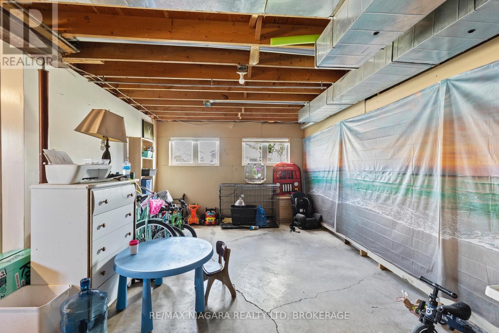 6 Marc Court, Welland (Lincoln/crowland), Ontario  L3B 5X2 - Photo 19 - X12139477