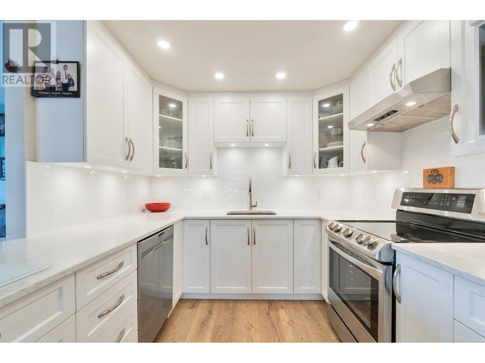 Property at 108 22611 116 AVENUE image 2