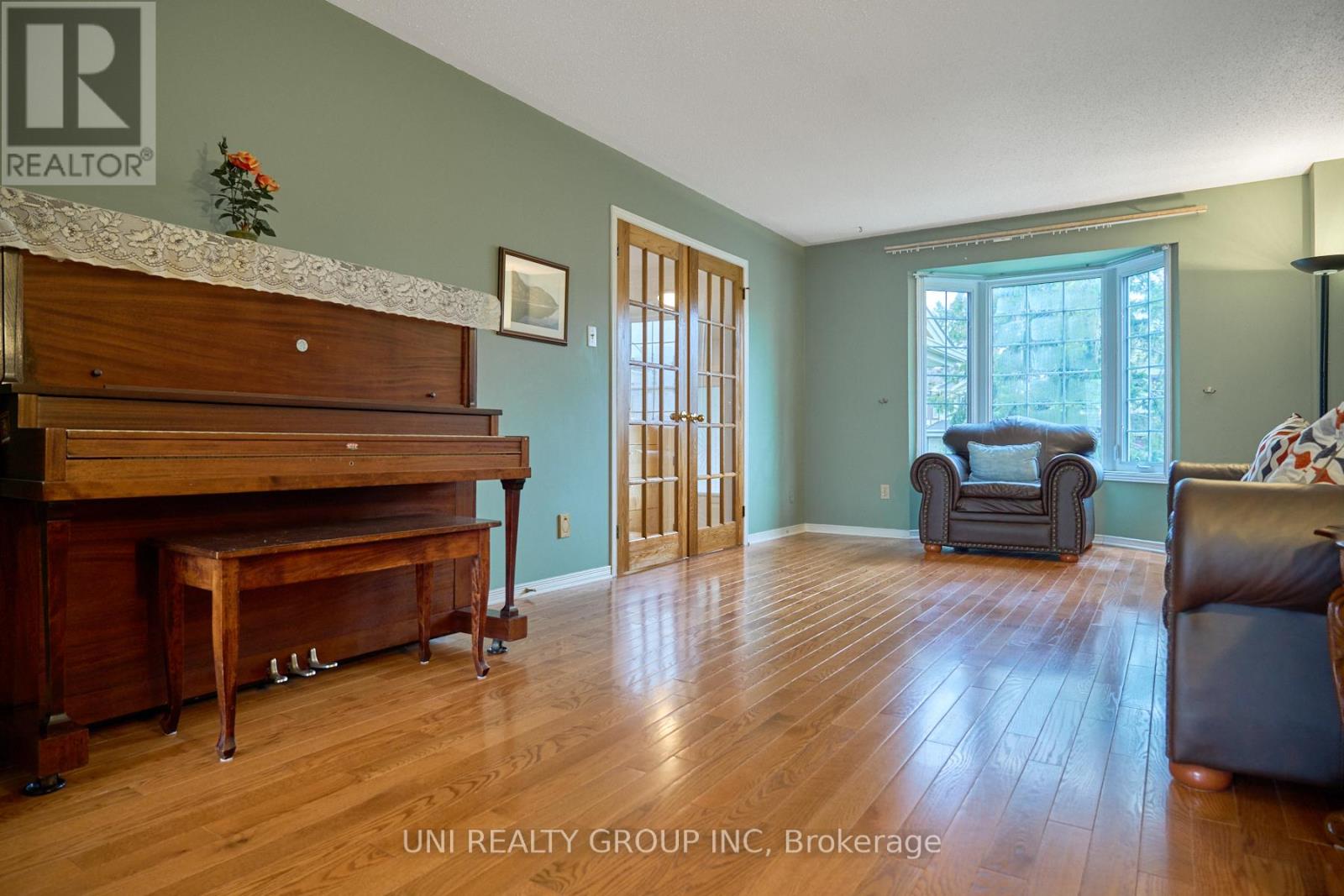 64 Bramblegrove Crescent, Ottawa, Ontario  K1T 3E9 - Photo 11 - X12139508