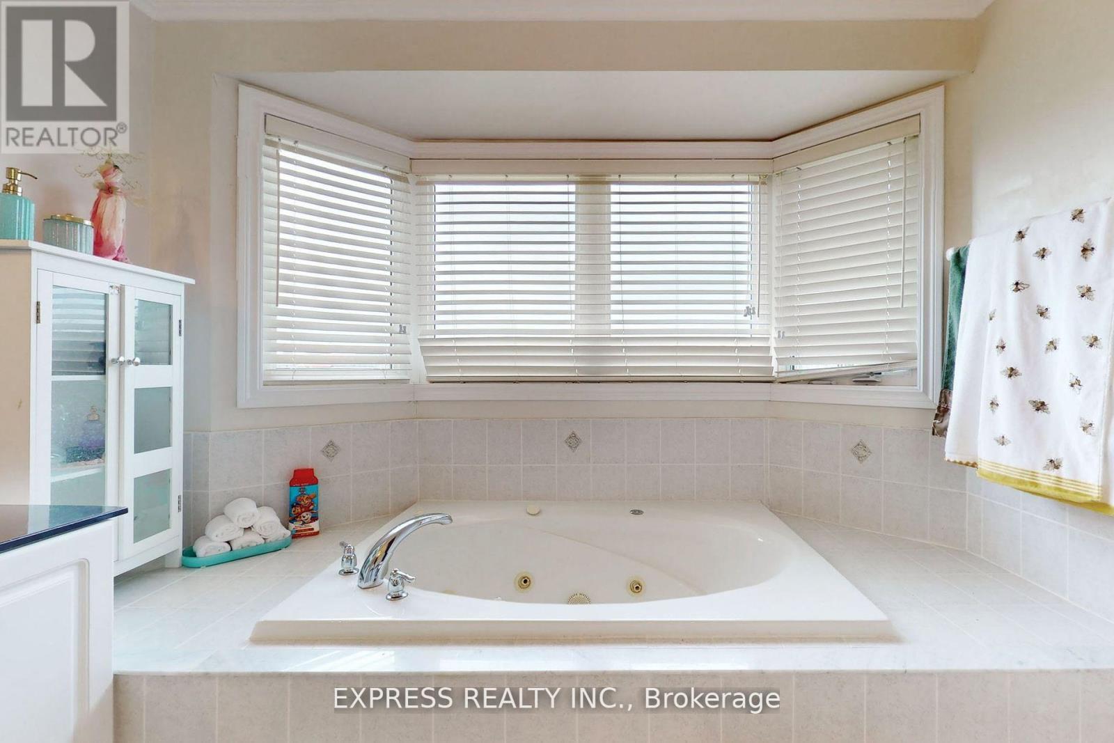 39 Boulderbrook Drive, Toronto (Rouge), Ontario  M1X 2C2 - Photo 22 - E12139491
