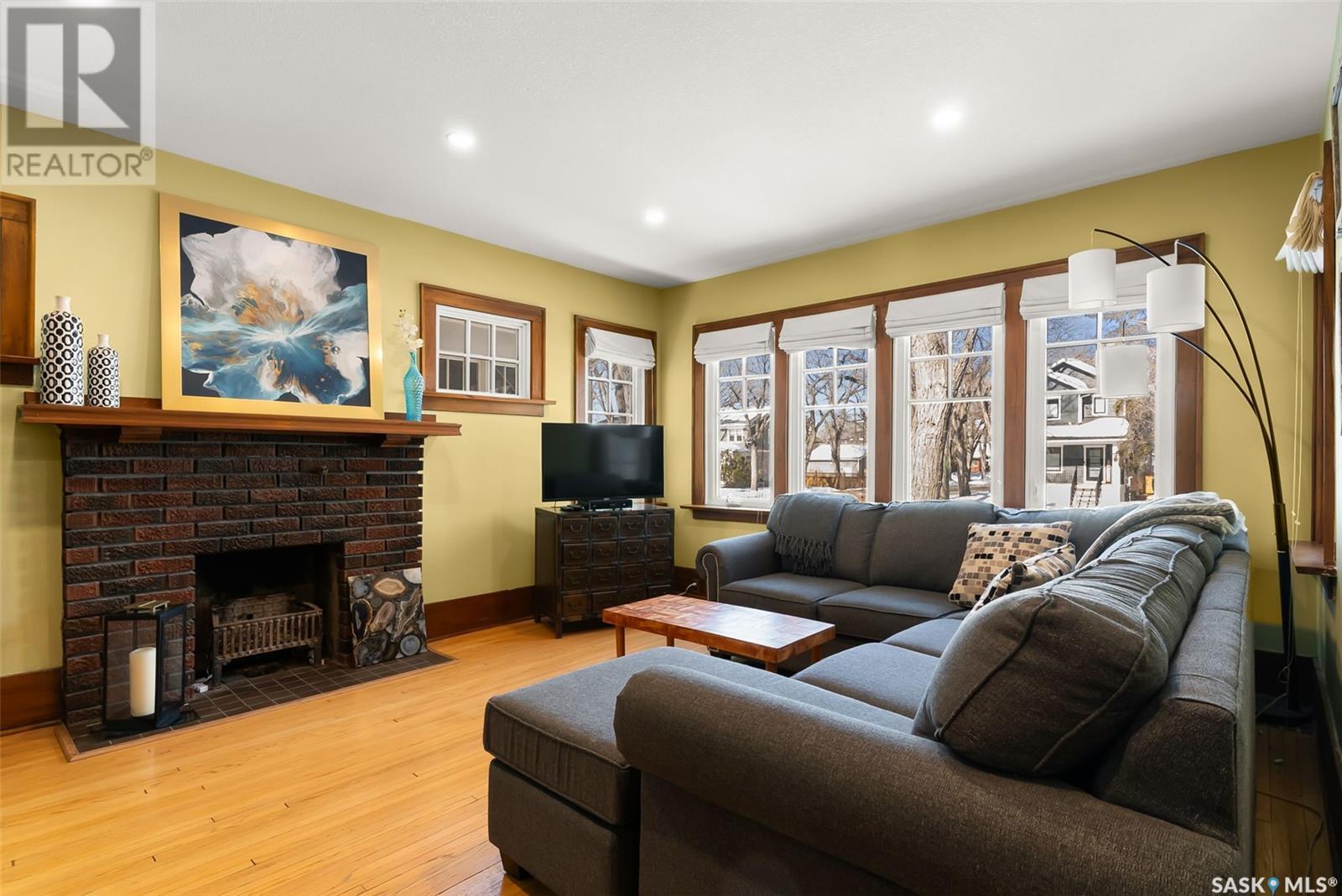 Property at 3335 Victoria AVENUE image 5