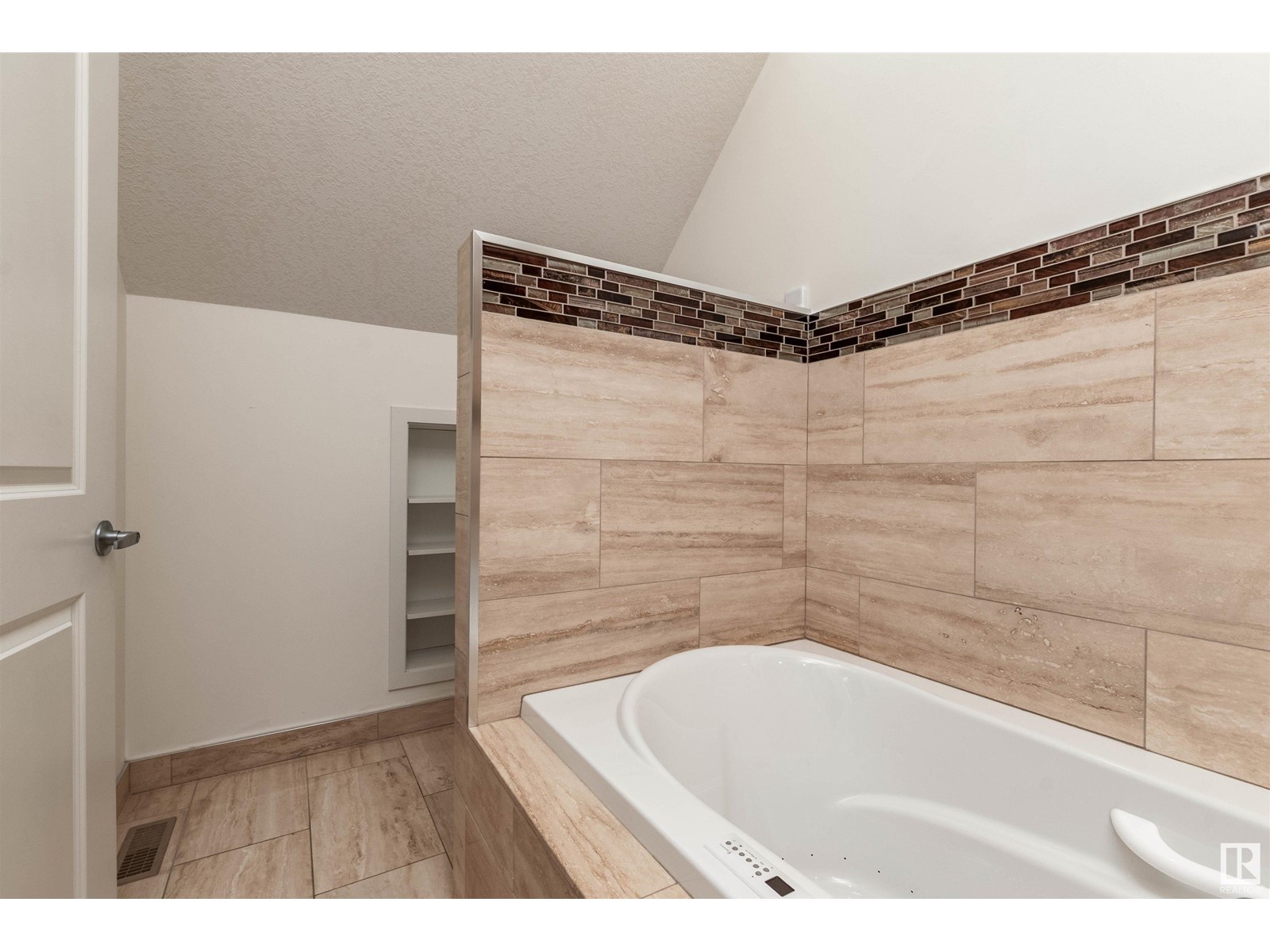 4951 Terwillegar Cm Nw, Edmonton, Alberta  T6R 0G5 - Photo 25 - E4435785