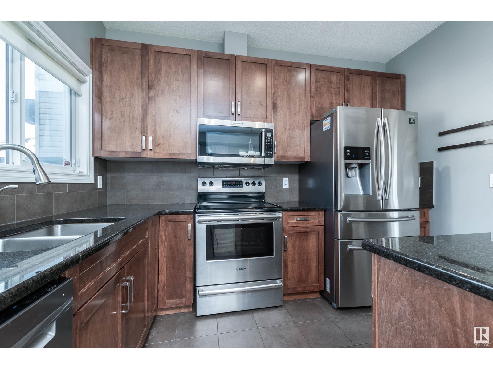 4951 Terwillegar Cm Nw, Edmonton, Alberta  T6R 0G5 - Photo 11 - E4435785