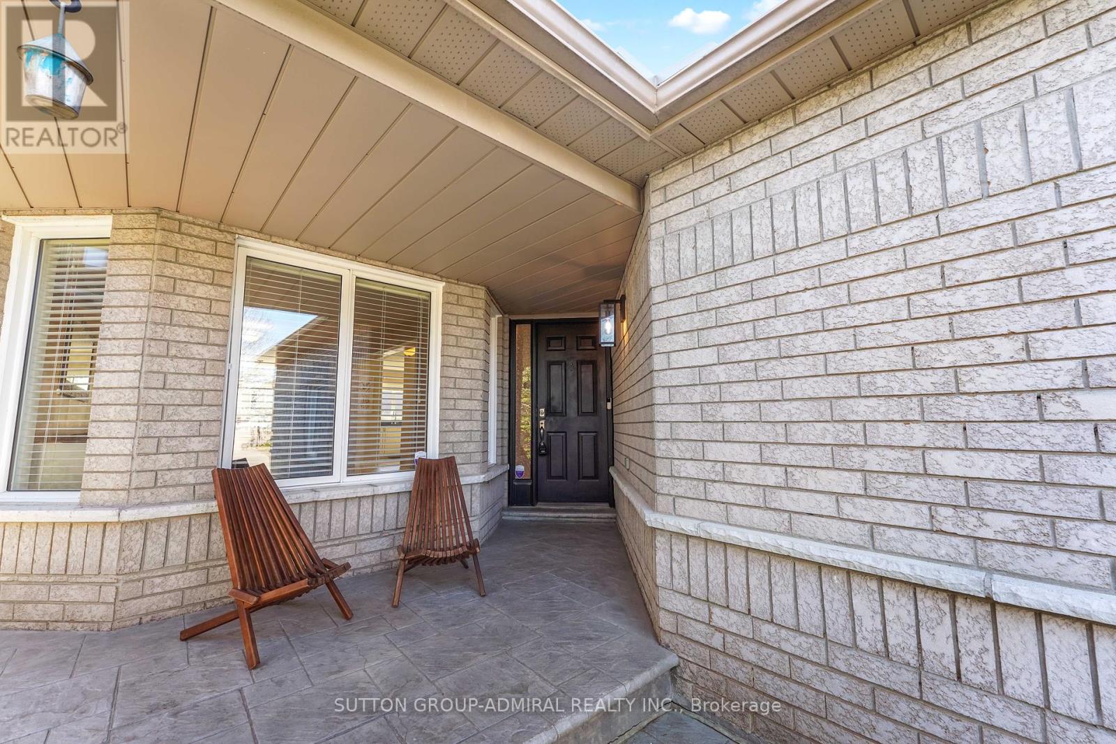 Property at 31 PANORAMA CRESCENT image 4