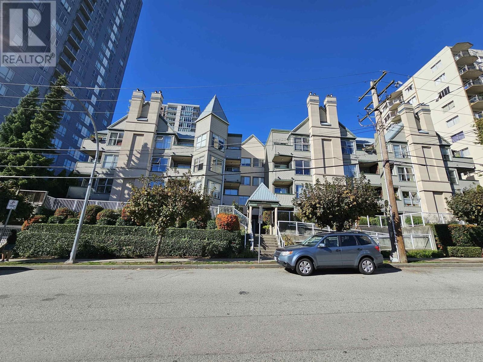 402 509 CARNARVON STREET, New Westminster, British Columbia