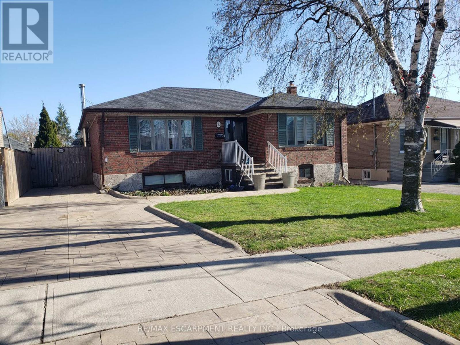 35 MARCIA AVENUE, Toronto, Ontario