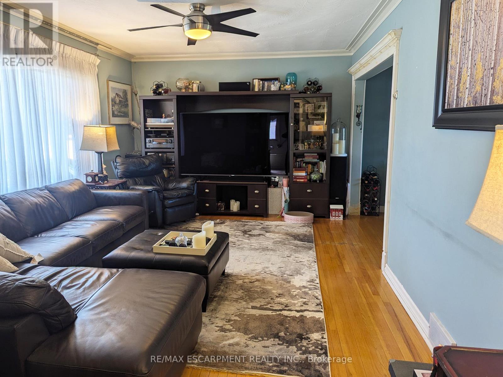 35 Marcia Avenue, Toronto, Ontario  M6B 2Y6 - Photo 2 - W12139510