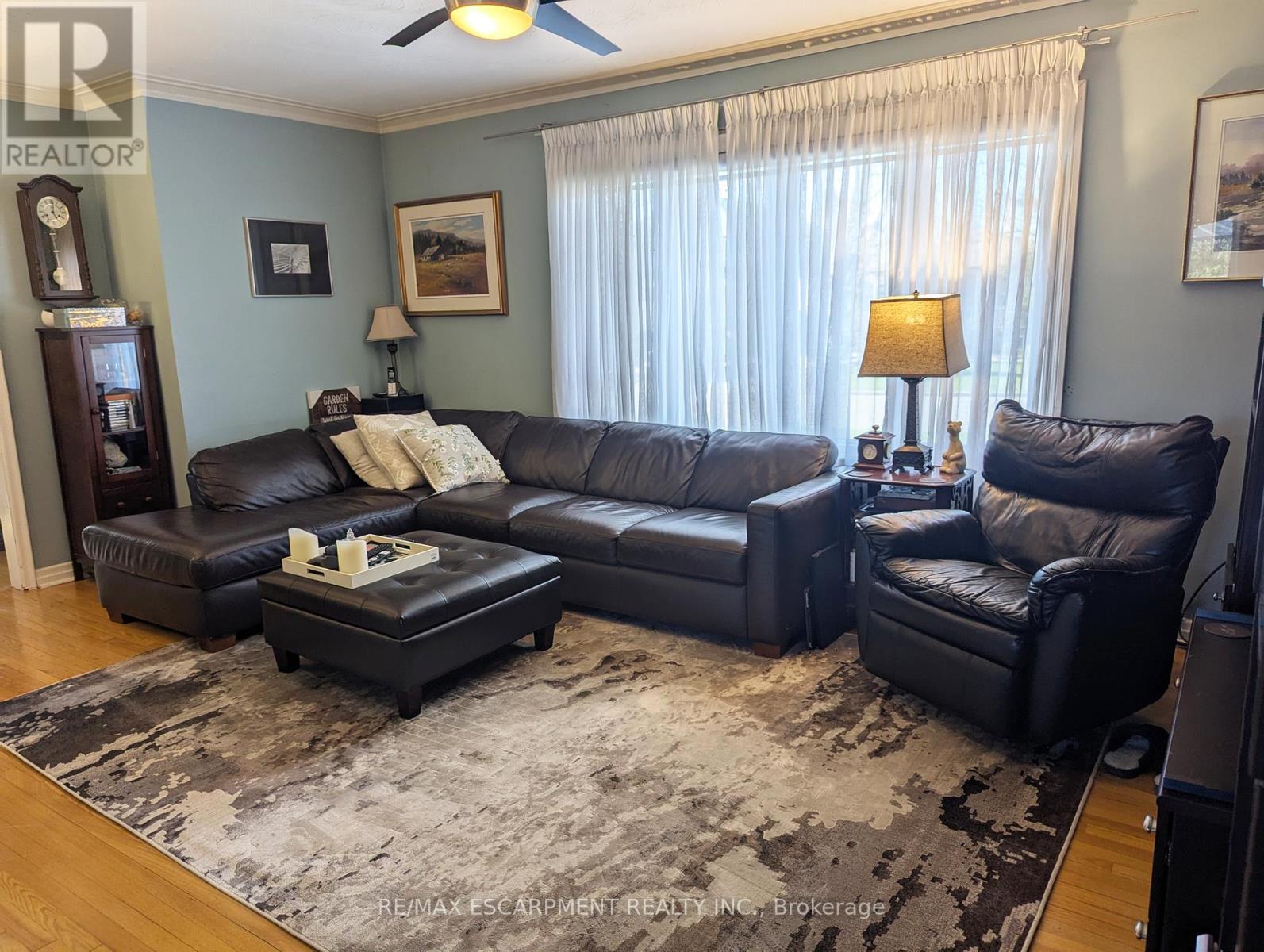 35 Marcia Avenue, Toronto, Ontario  M6B 2Y6 - Photo 3 - W12139510
