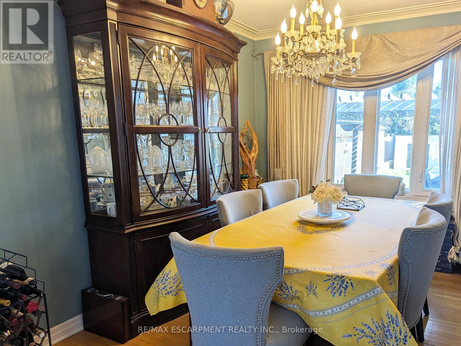 35 Marcia Avenue, Toronto, Ontario  M6B 2Y6 - Photo 4 - W12139510