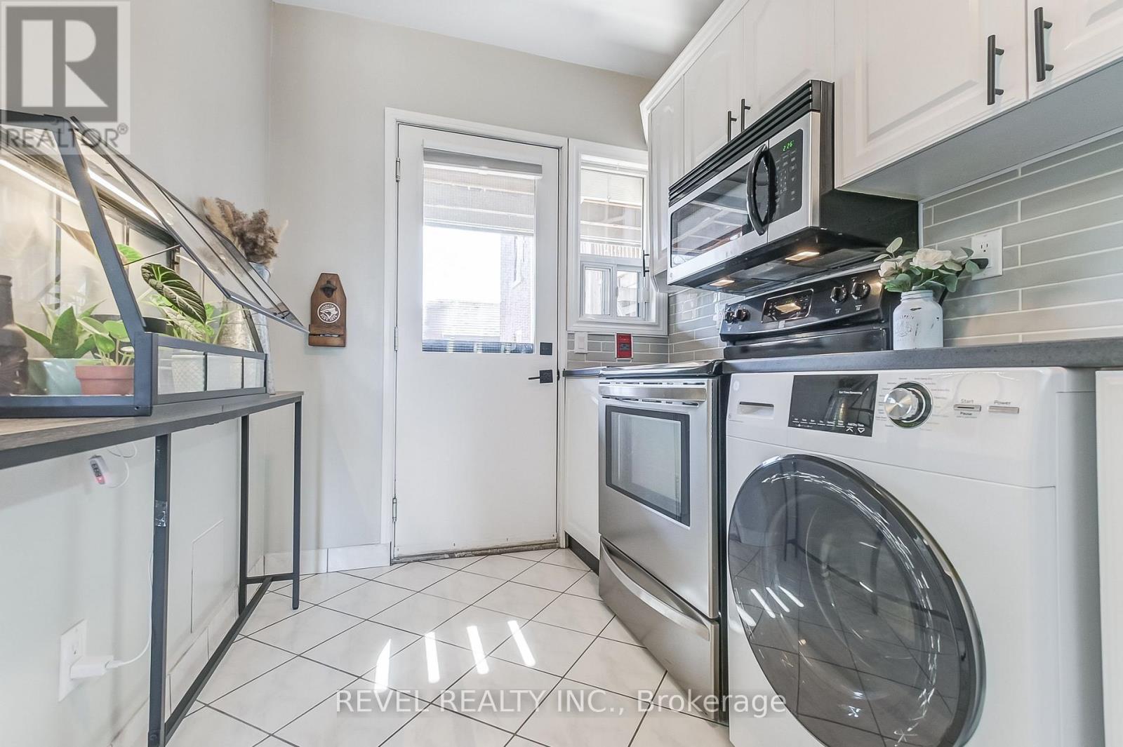 22 - 6 Vineland Avenue, Hamilton, Ontario  L8M 1R4 - Photo 14 - X12102826