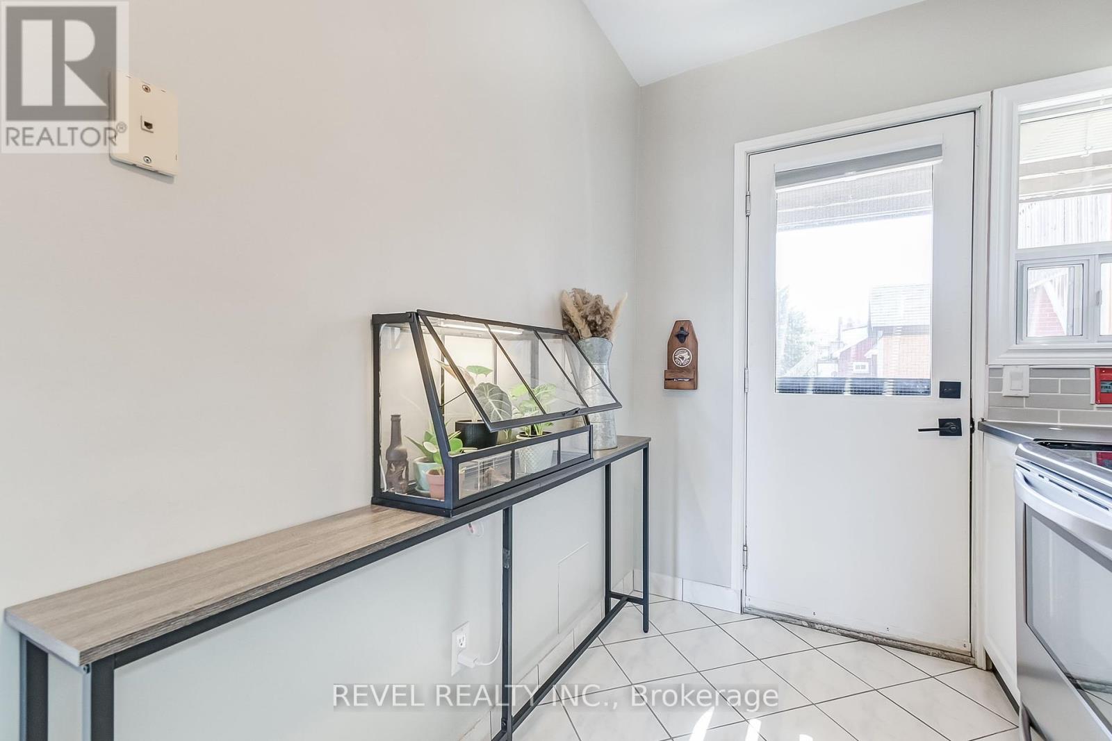 22 - 6 Vineland Avenue, Hamilton, Ontario  L8M 1R4 - Photo 13 - X12102826