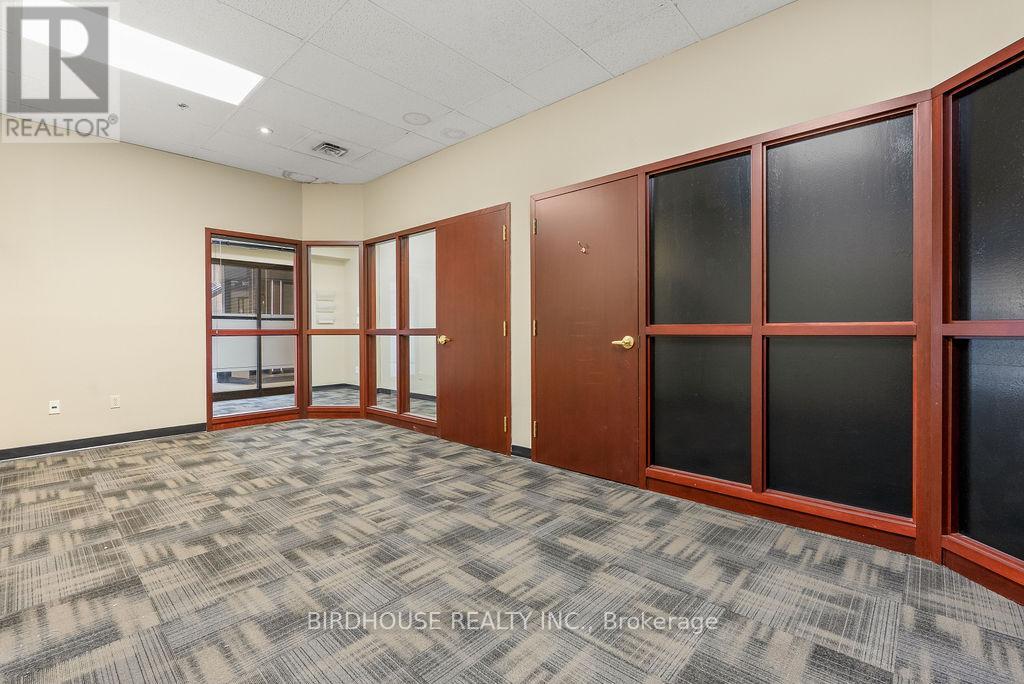 105 - 189 Kent Street W, Kawartha Lakes, Ontario  K9V 5G6 - Photo 6 - X12110394