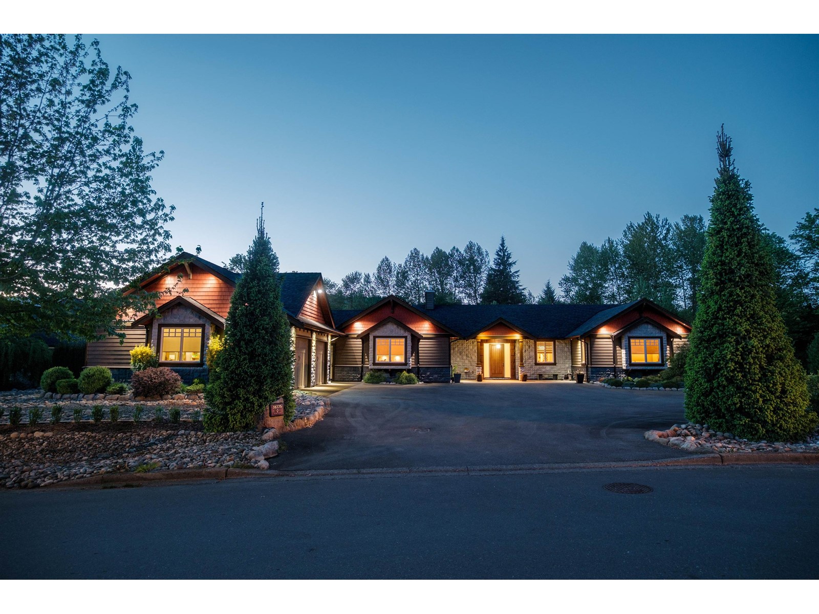 Property at 31725 OYAMA STREET image 2